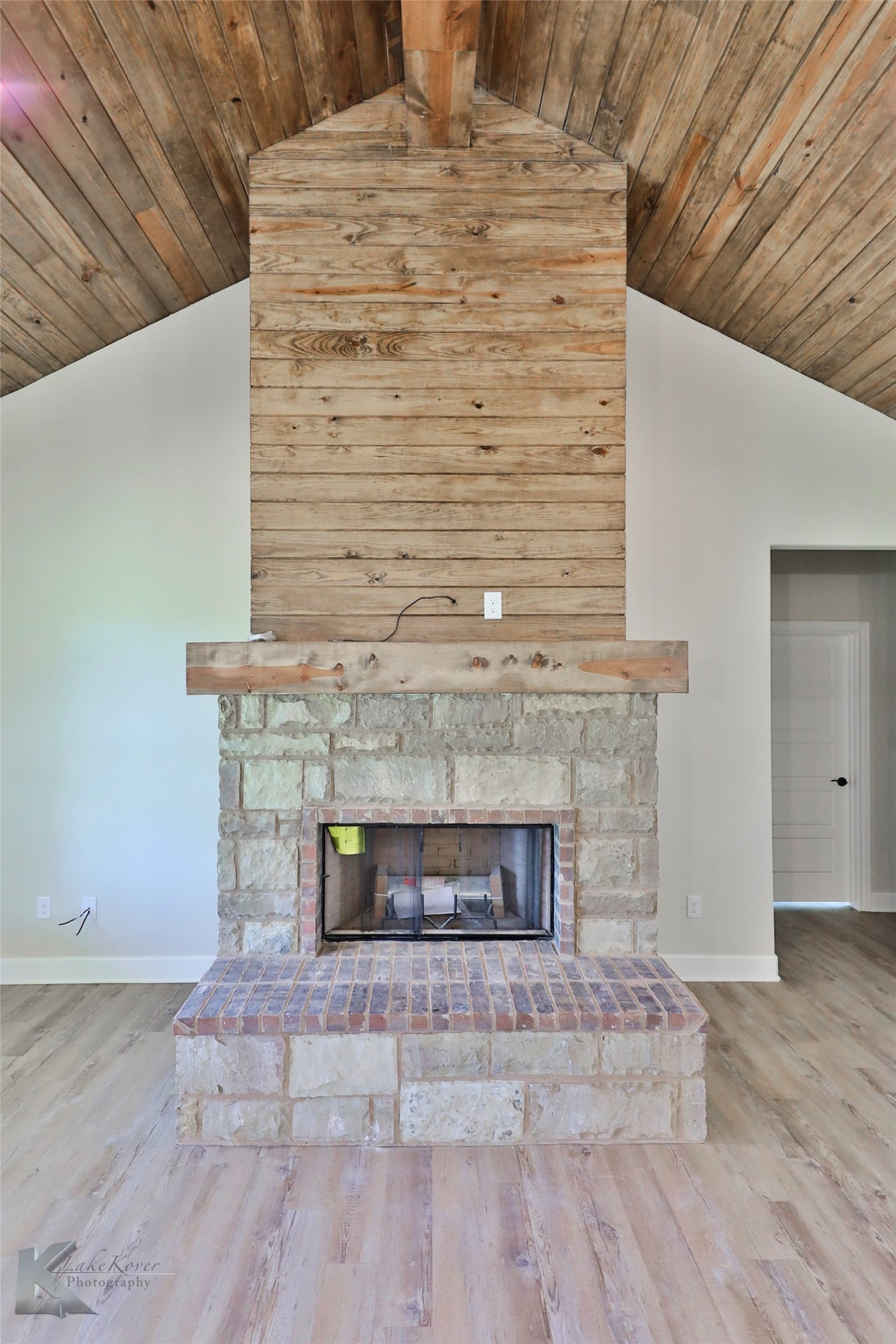 15076 Private Road 6053