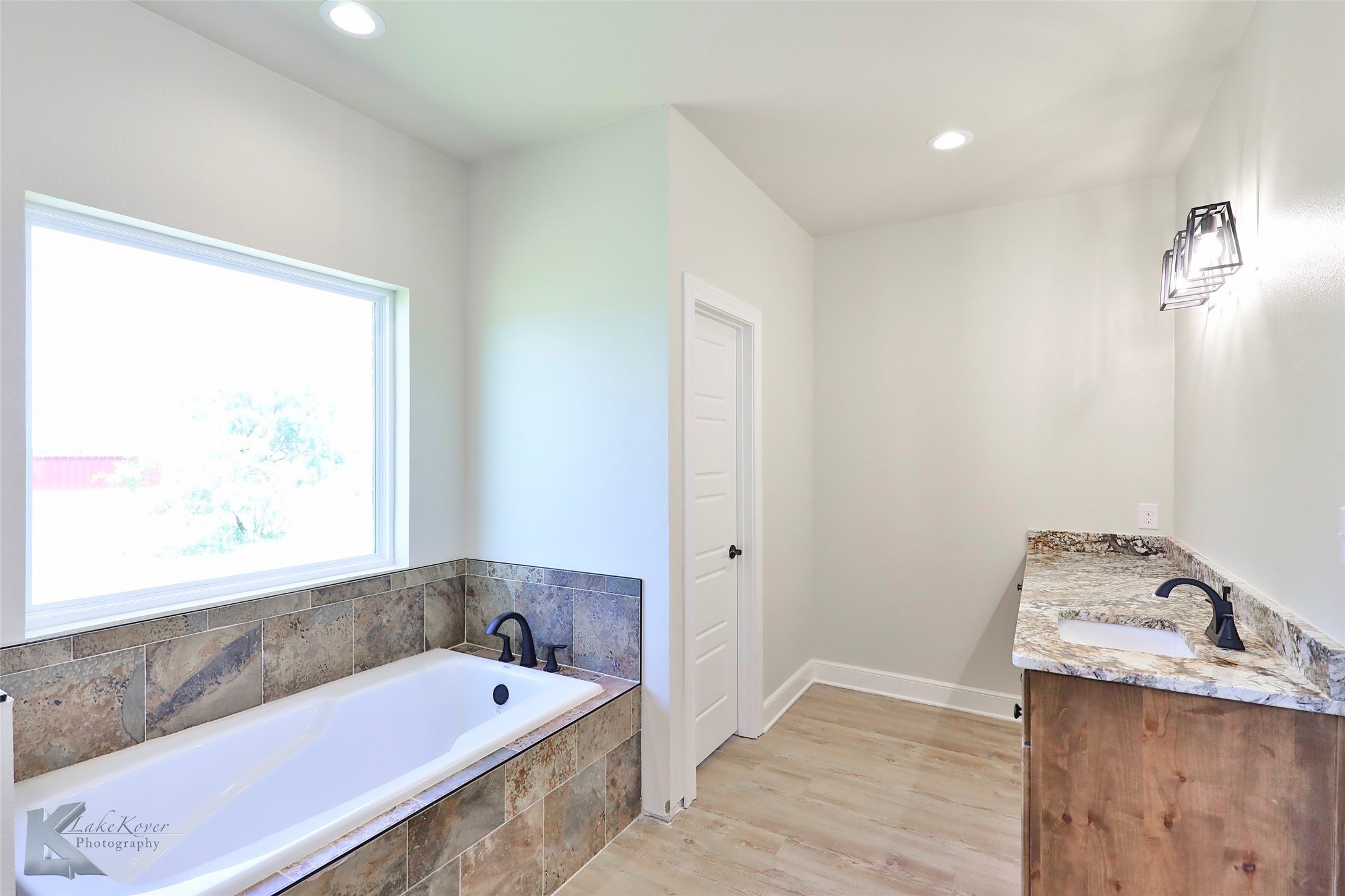 15076 Private Road 6053