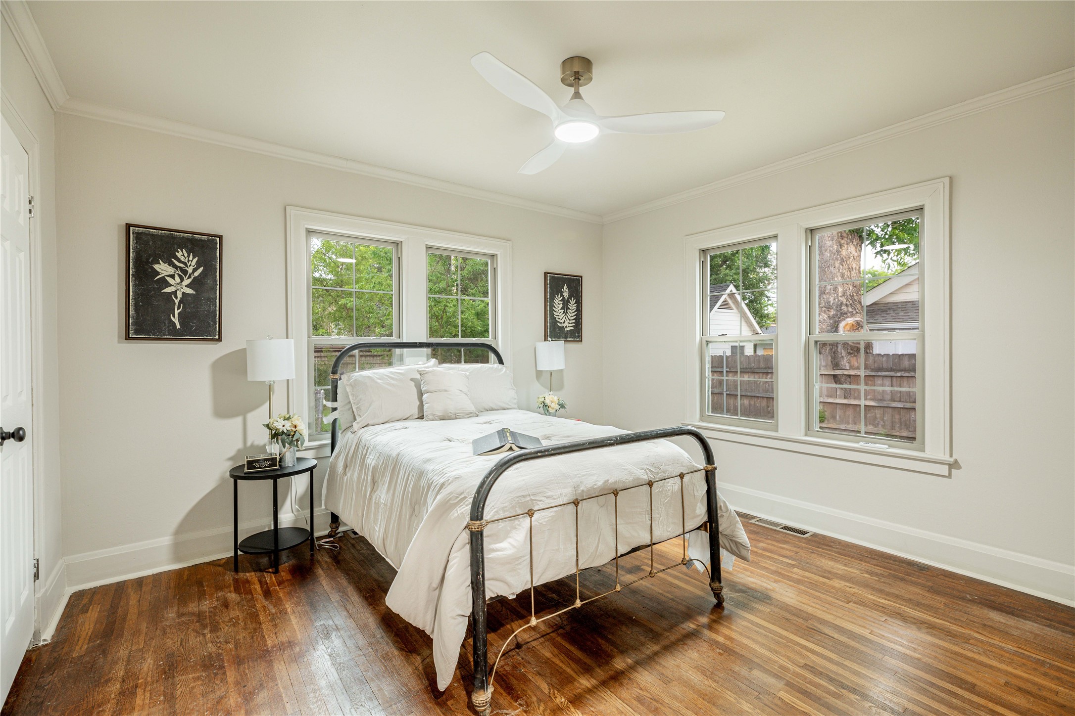 1225 Sayles Boulevard