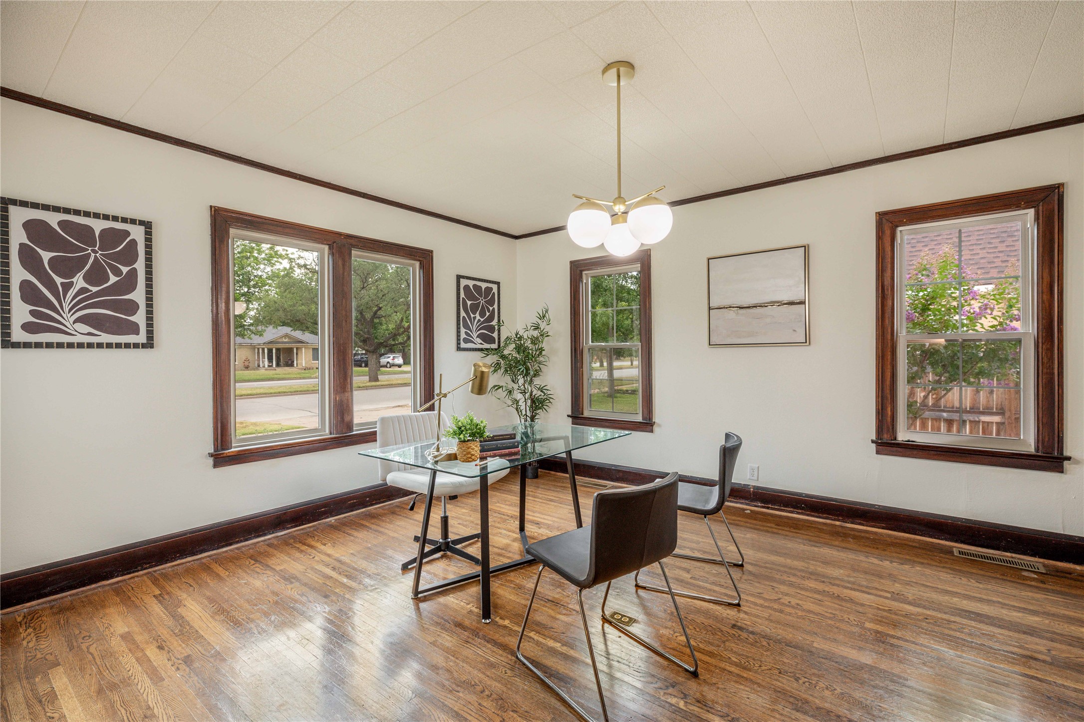 1225 Sayles Boulevard