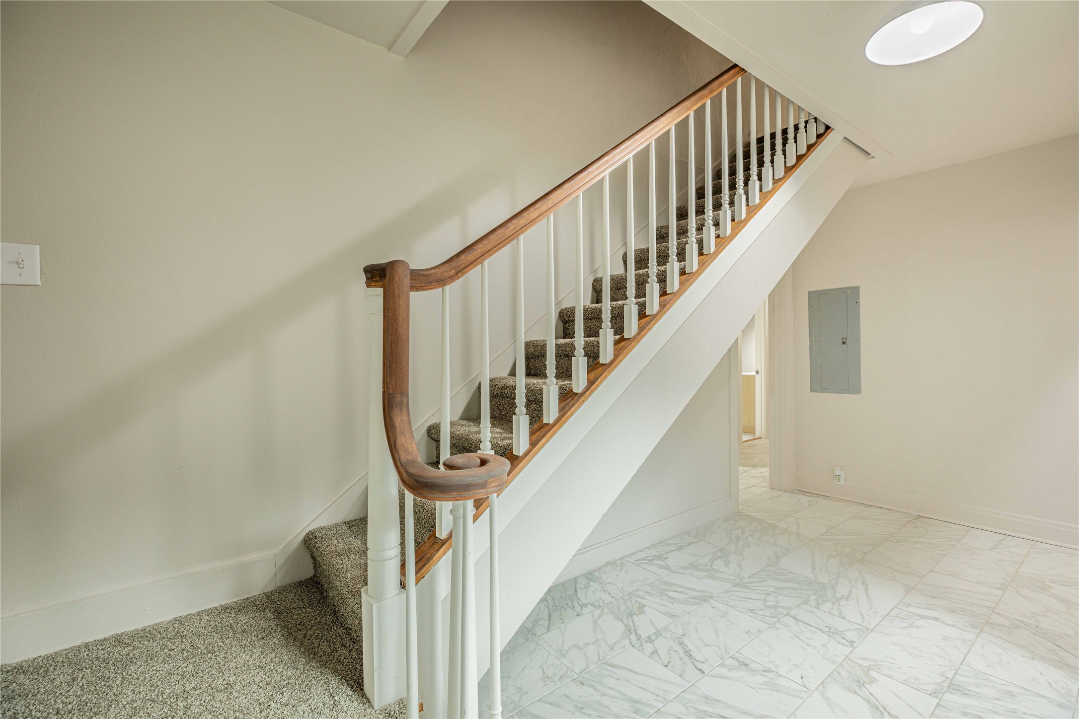 1225 Sayles Boulevard