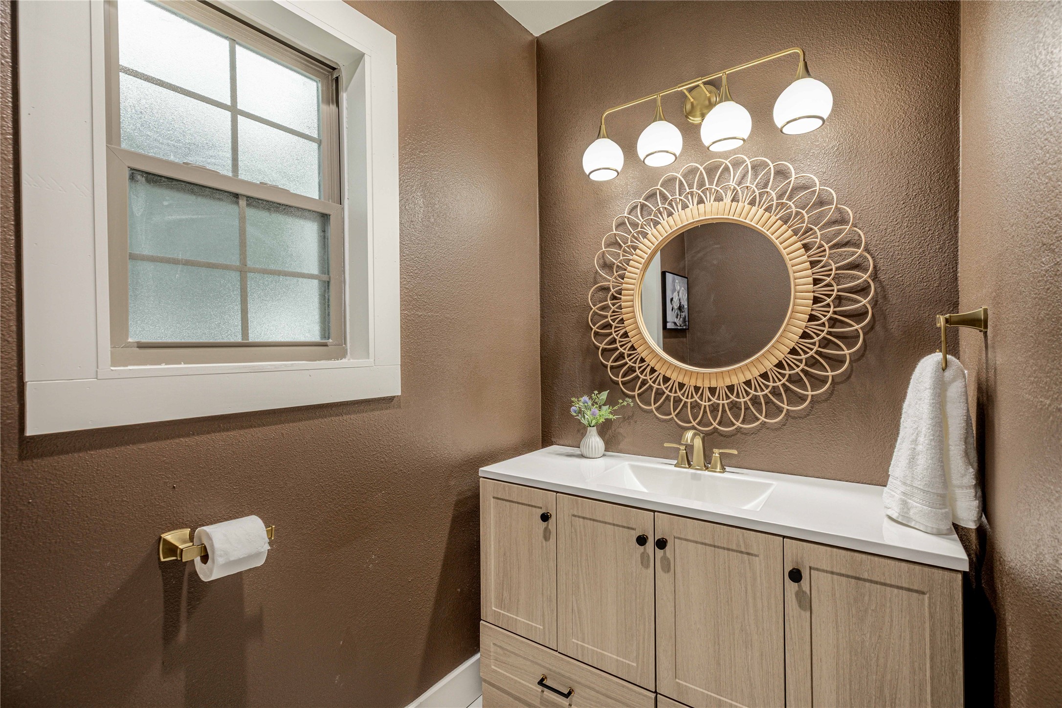 1225 Sayles Boulevard