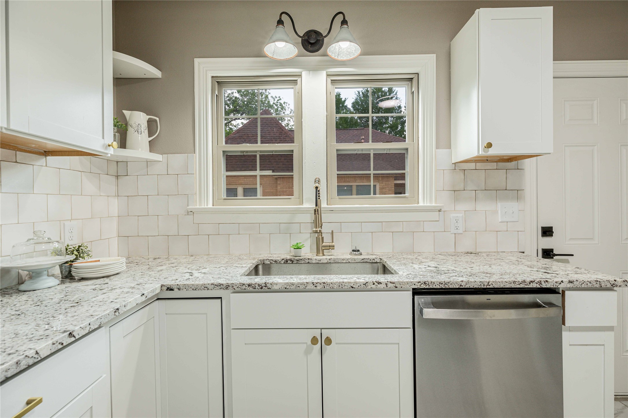 1225 Sayles Boulevard