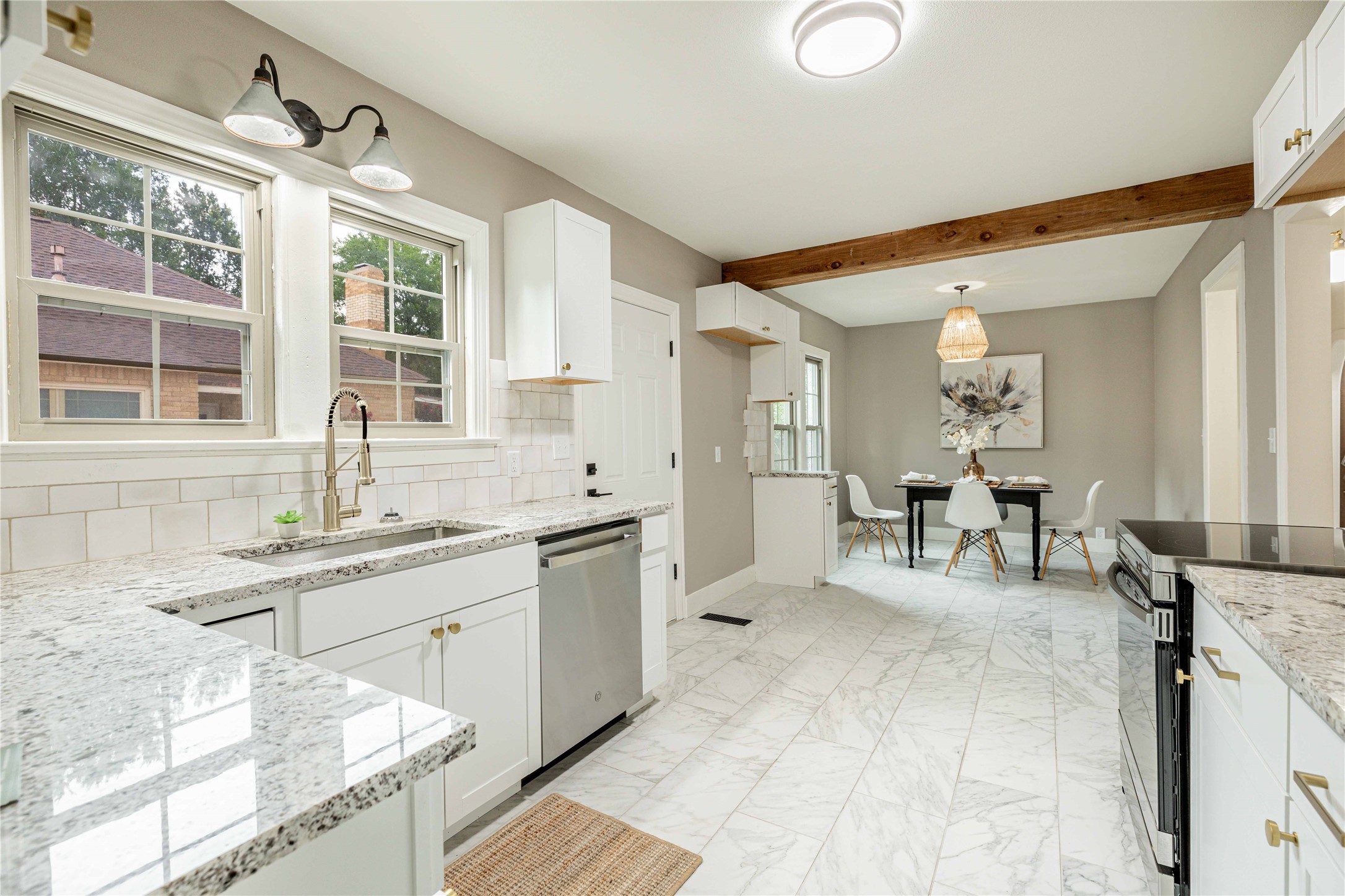 1225 Sayles Boulevard