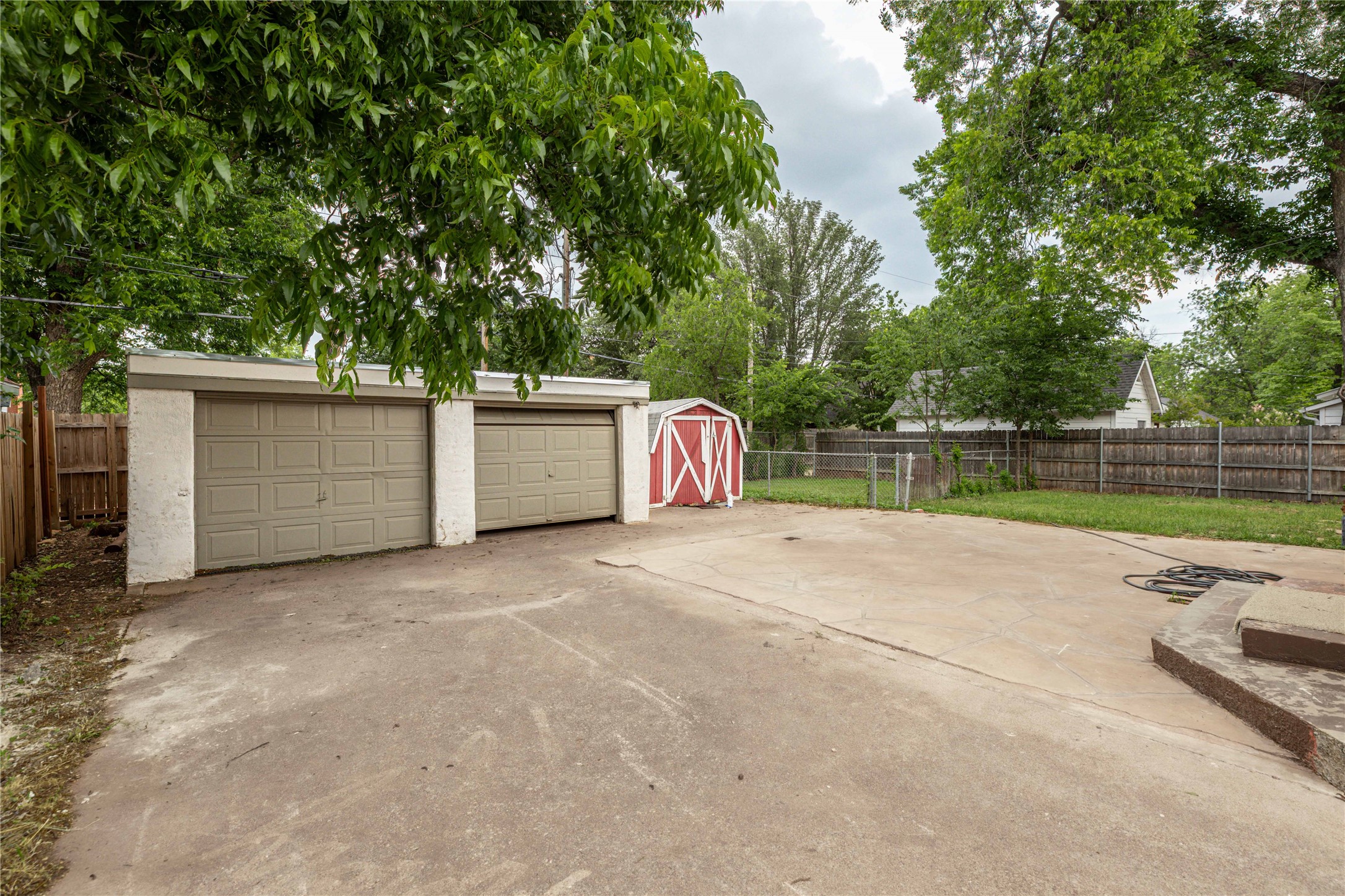 1225 Sayles Boulevard