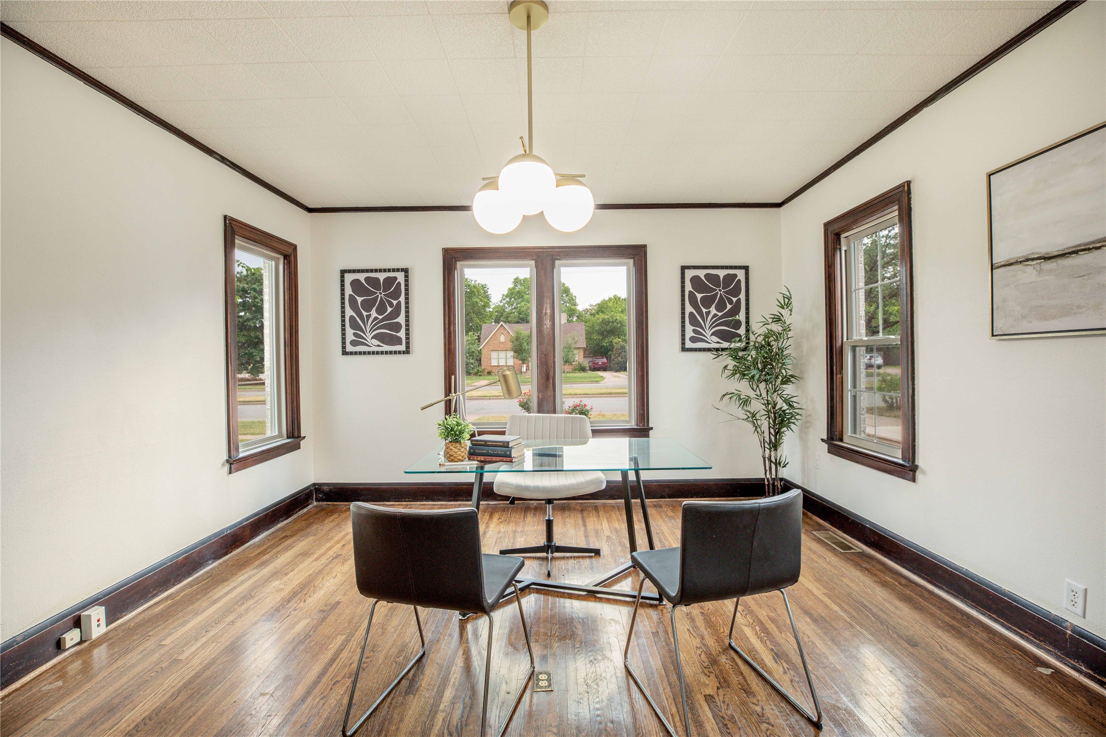 1225 Sayles Boulevard