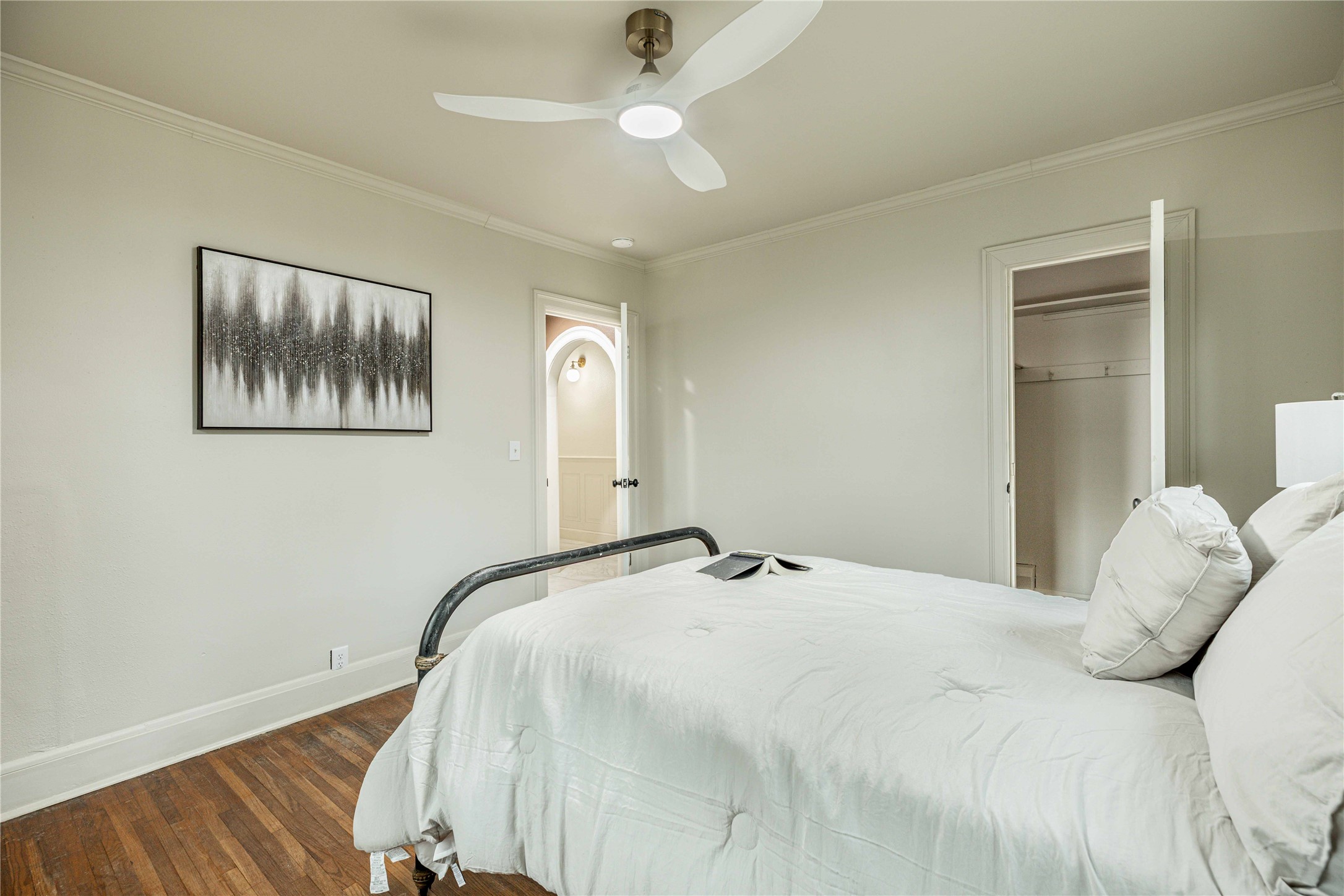 1225 Sayles Boulevard