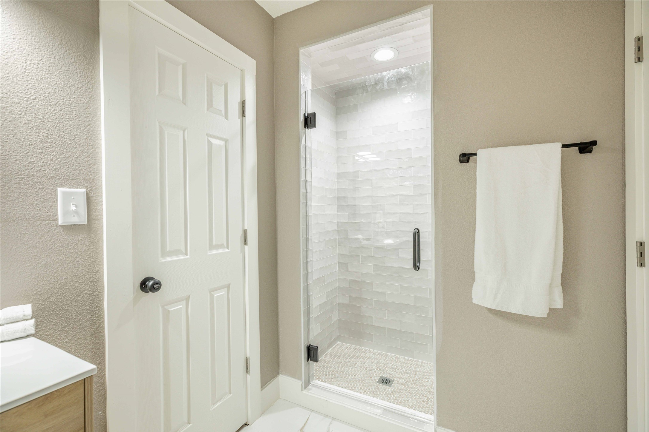 1225 Sayles Boulevard