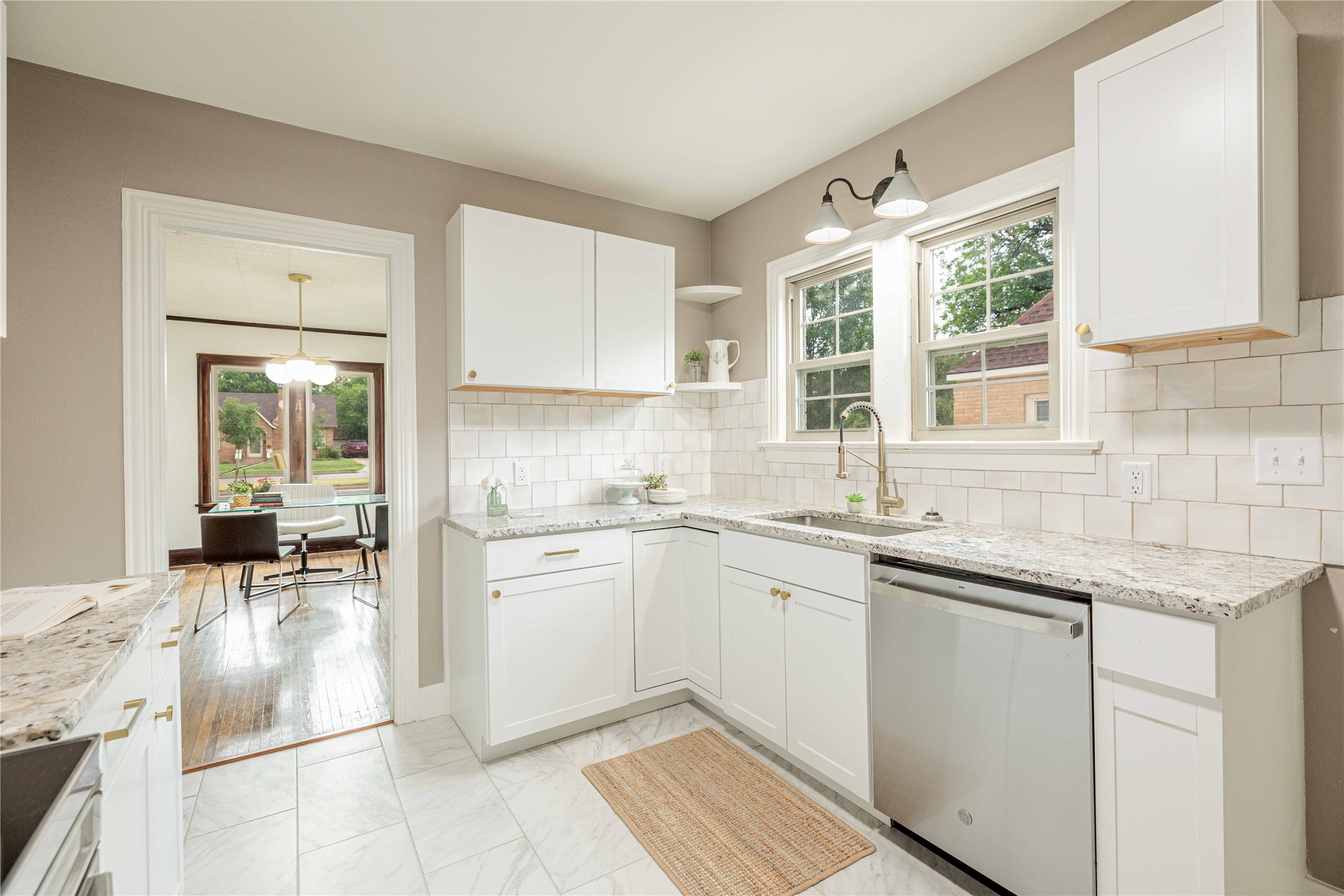 1225 Sayles Boulevard