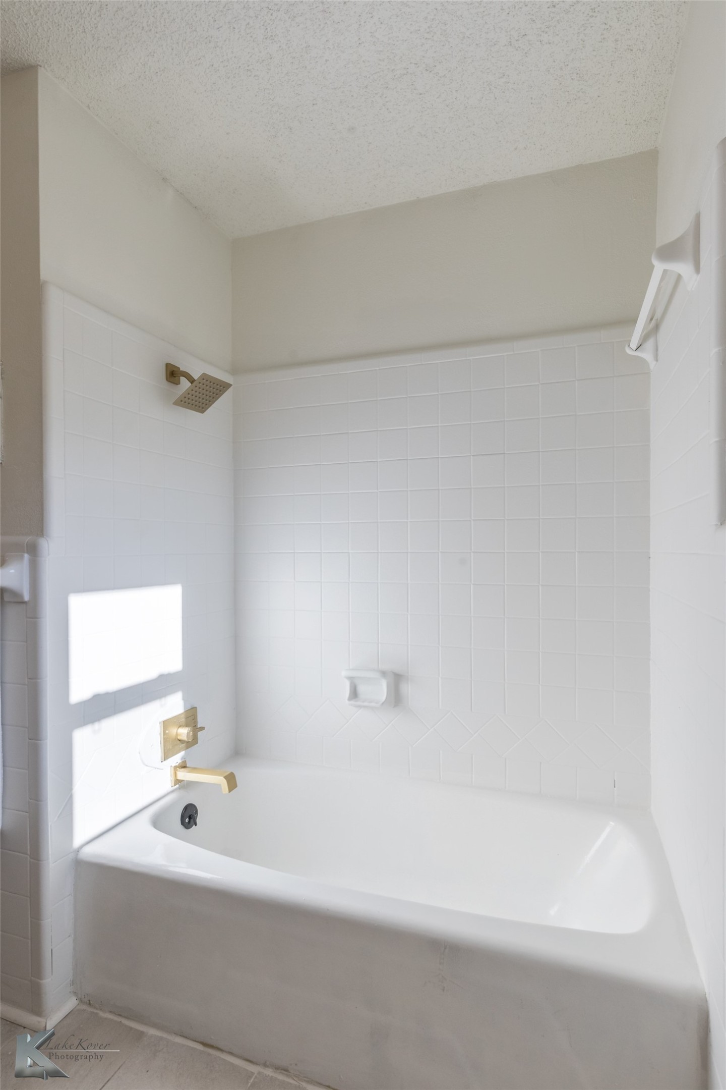 2925 Robertson Drive