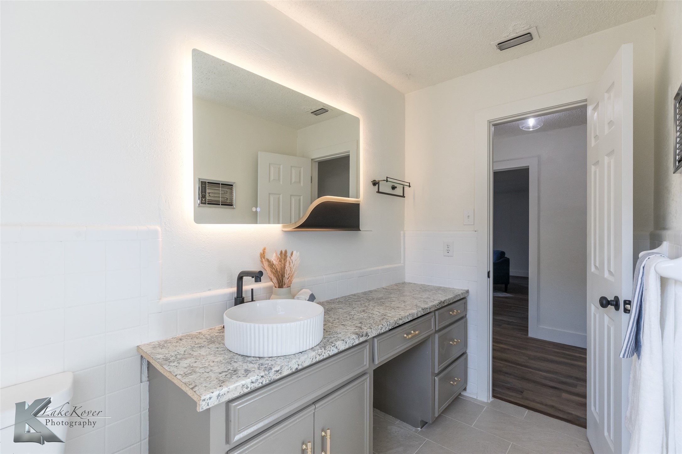 2925 Robertson Drive