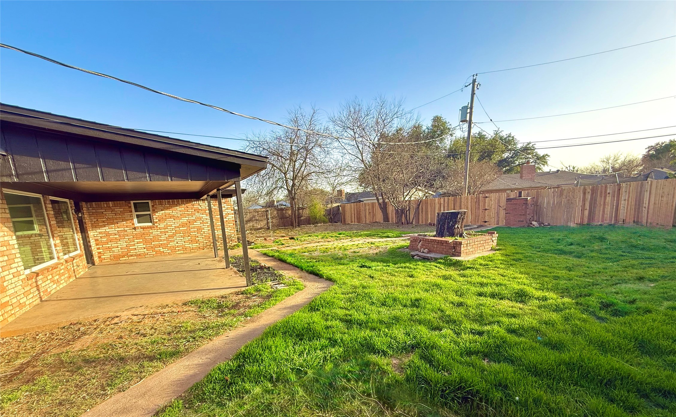 2925 Robertson Drive