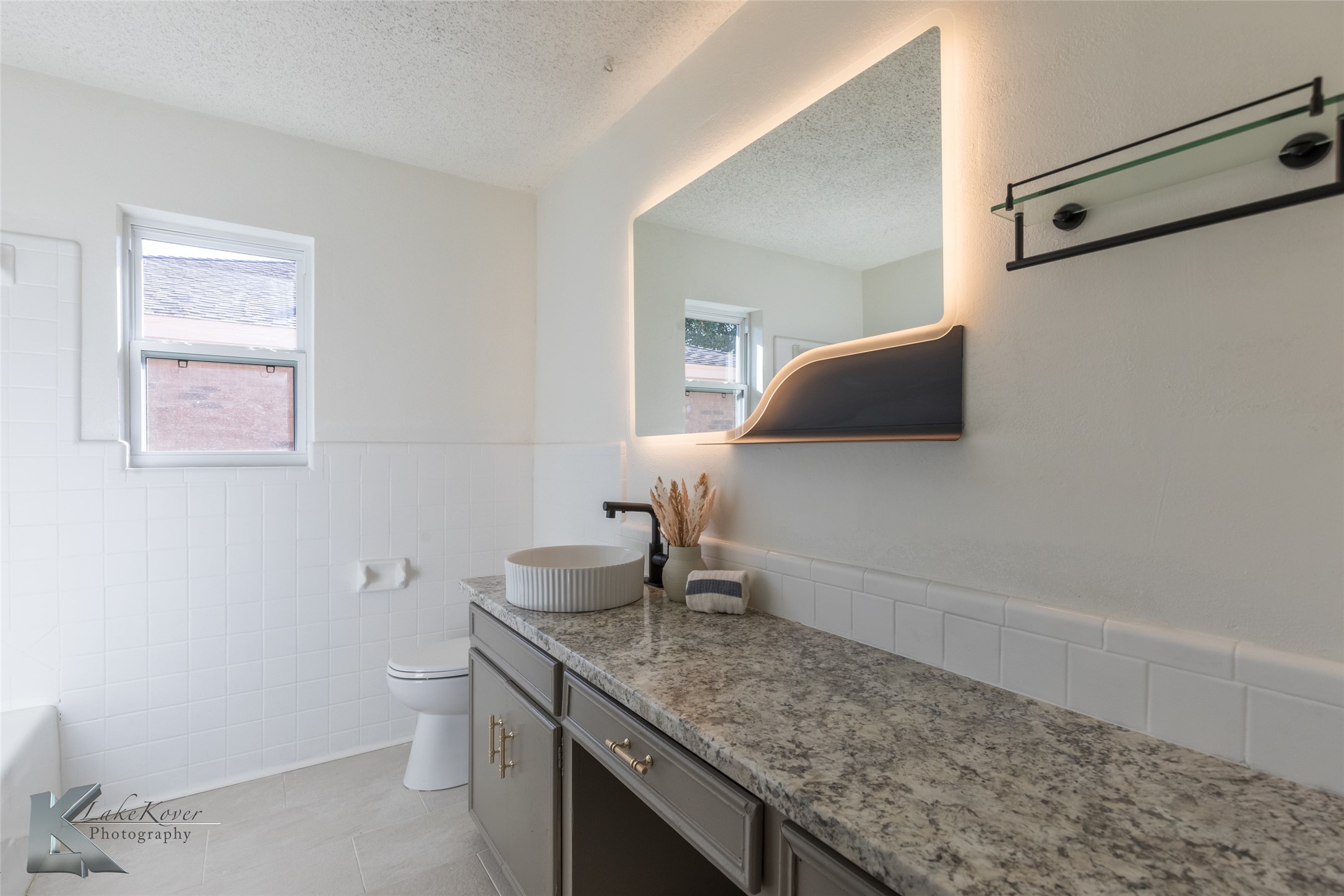 2925 Robertson Drive