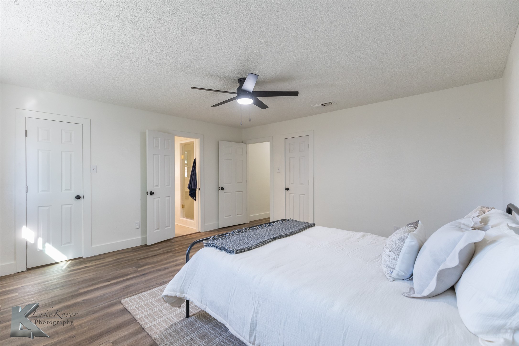 2925 Robertson Drive