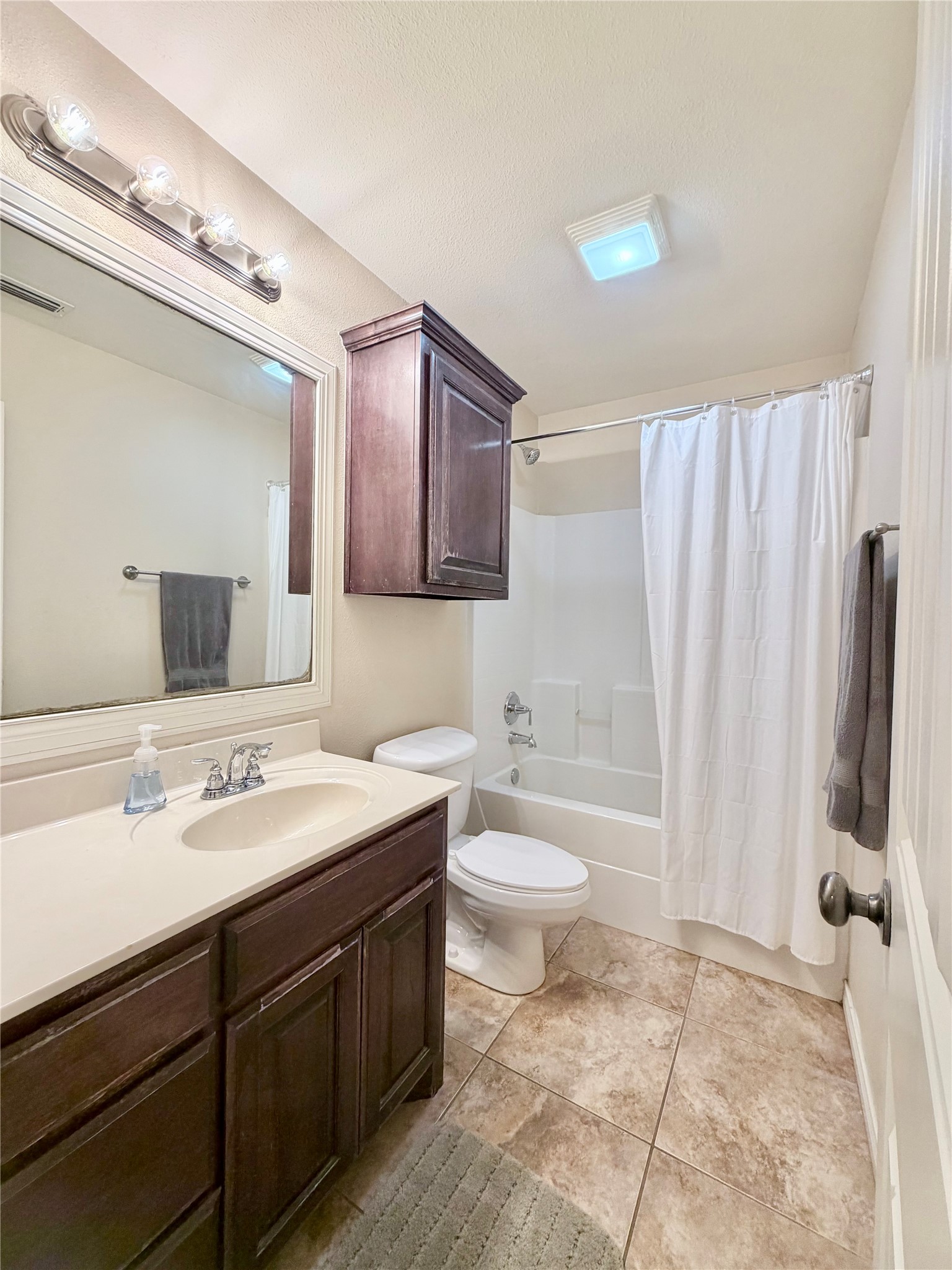 5617 Yellow Brick Road