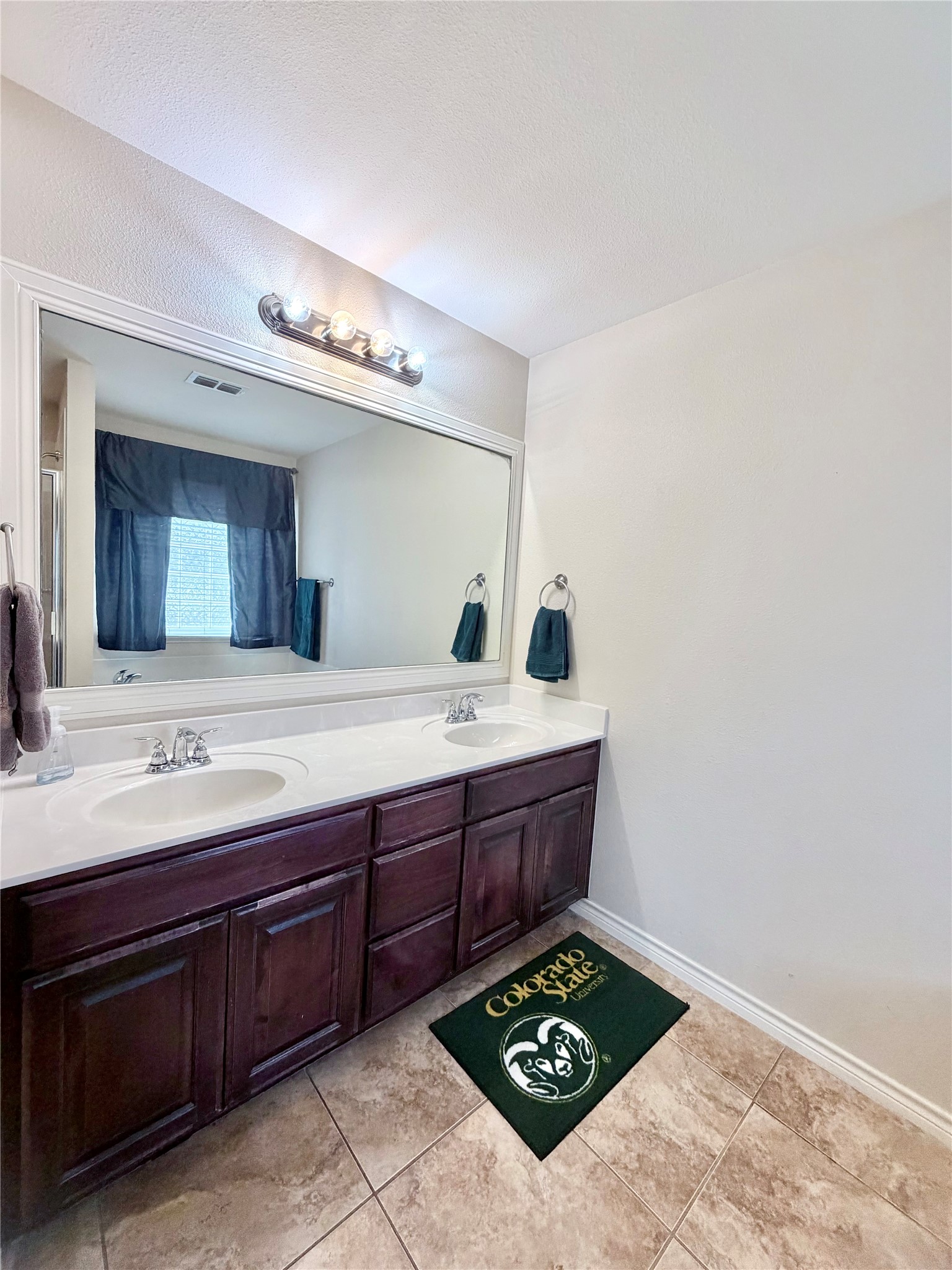 5617 Yellow Brick Road