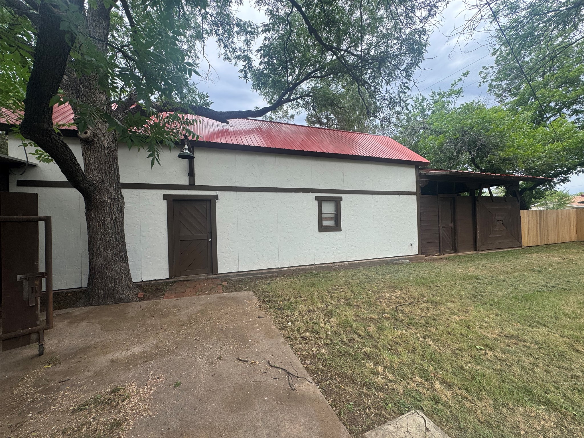 2101 Highland Avenue