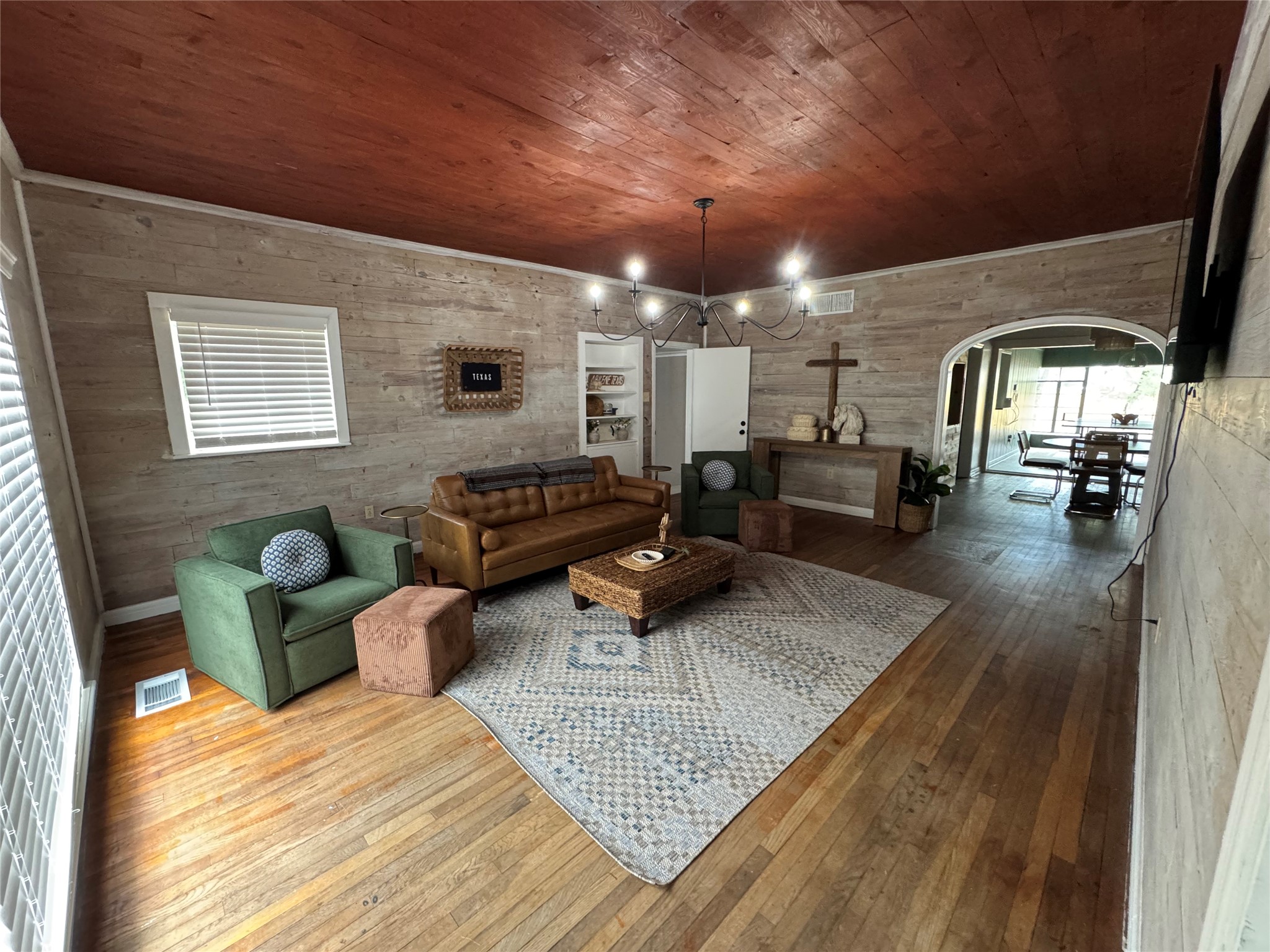 2101 Highland Avenue
