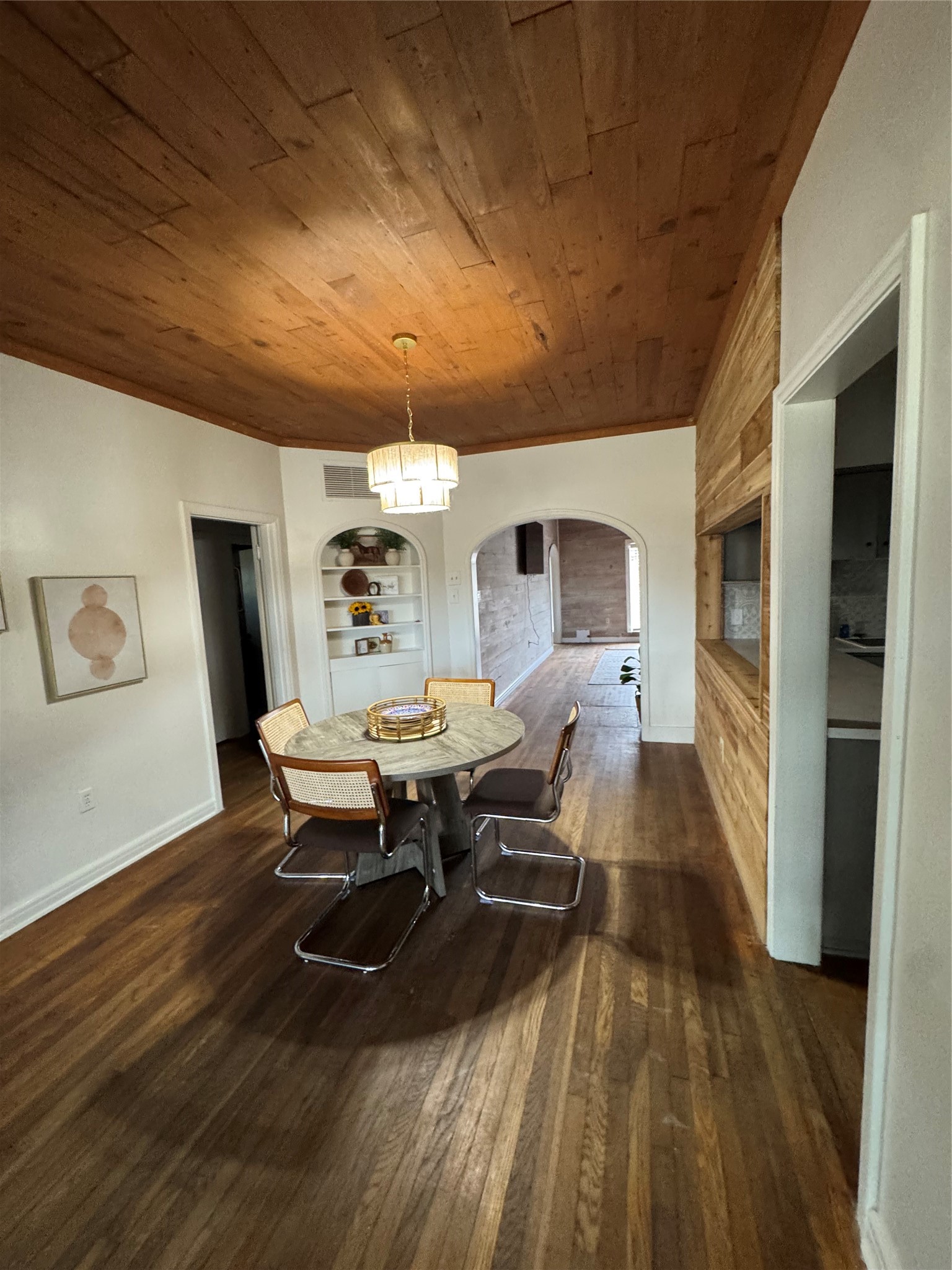 2101 Highland Avenue