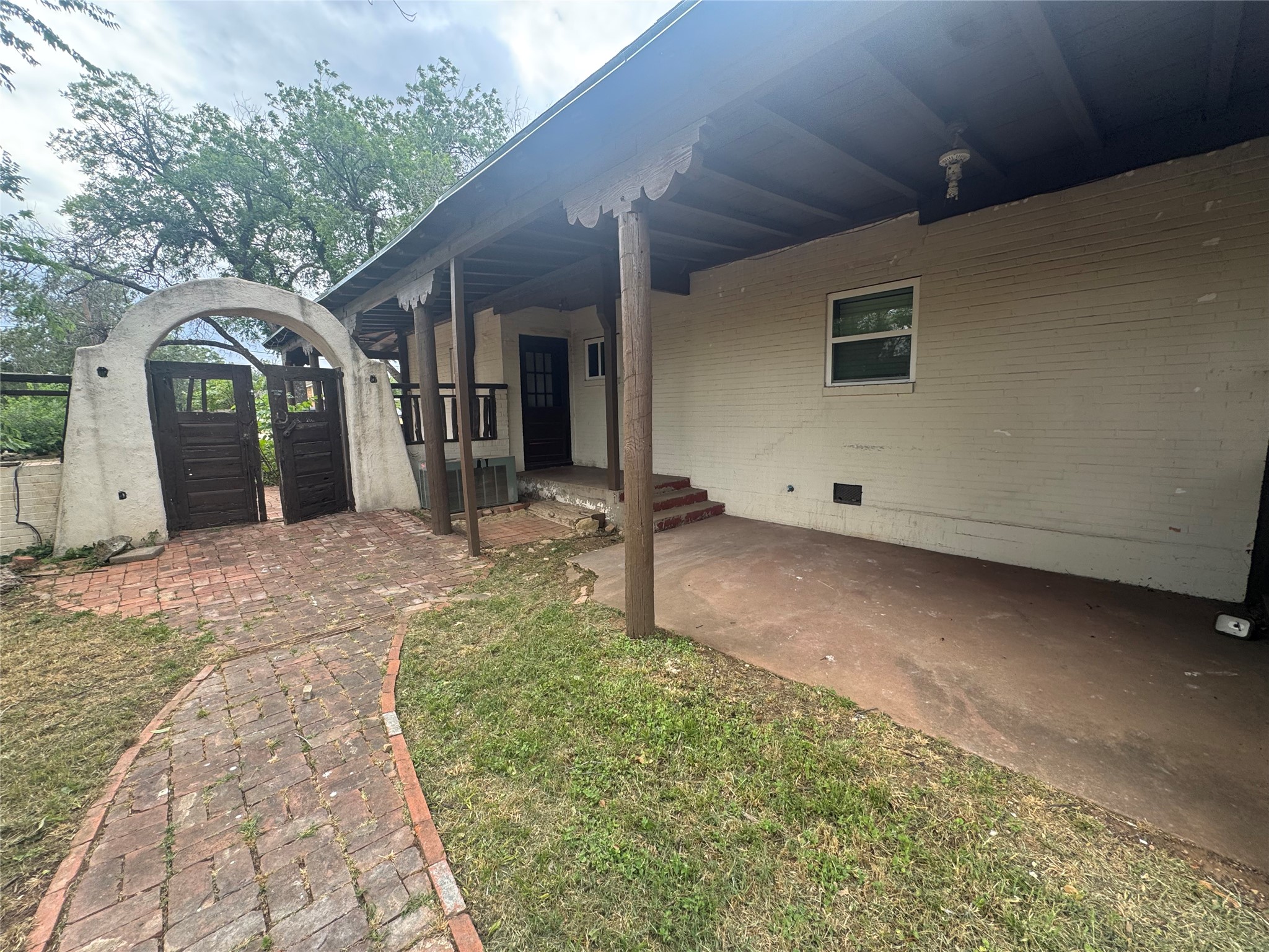 2101 Highland Avenue