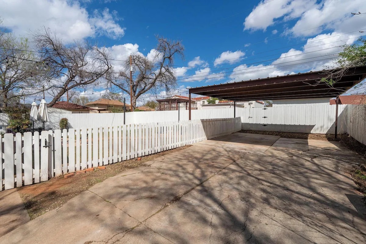 1033 Highland Avenue