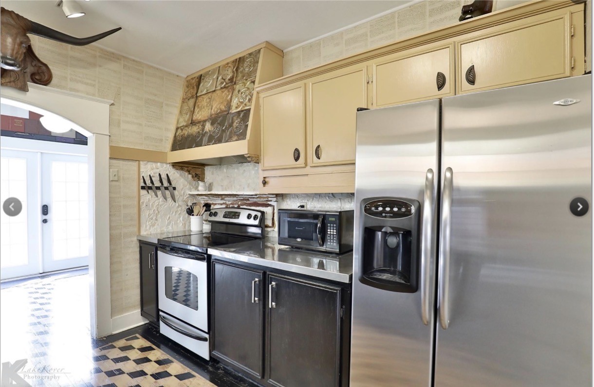 1033 Highland Avenue