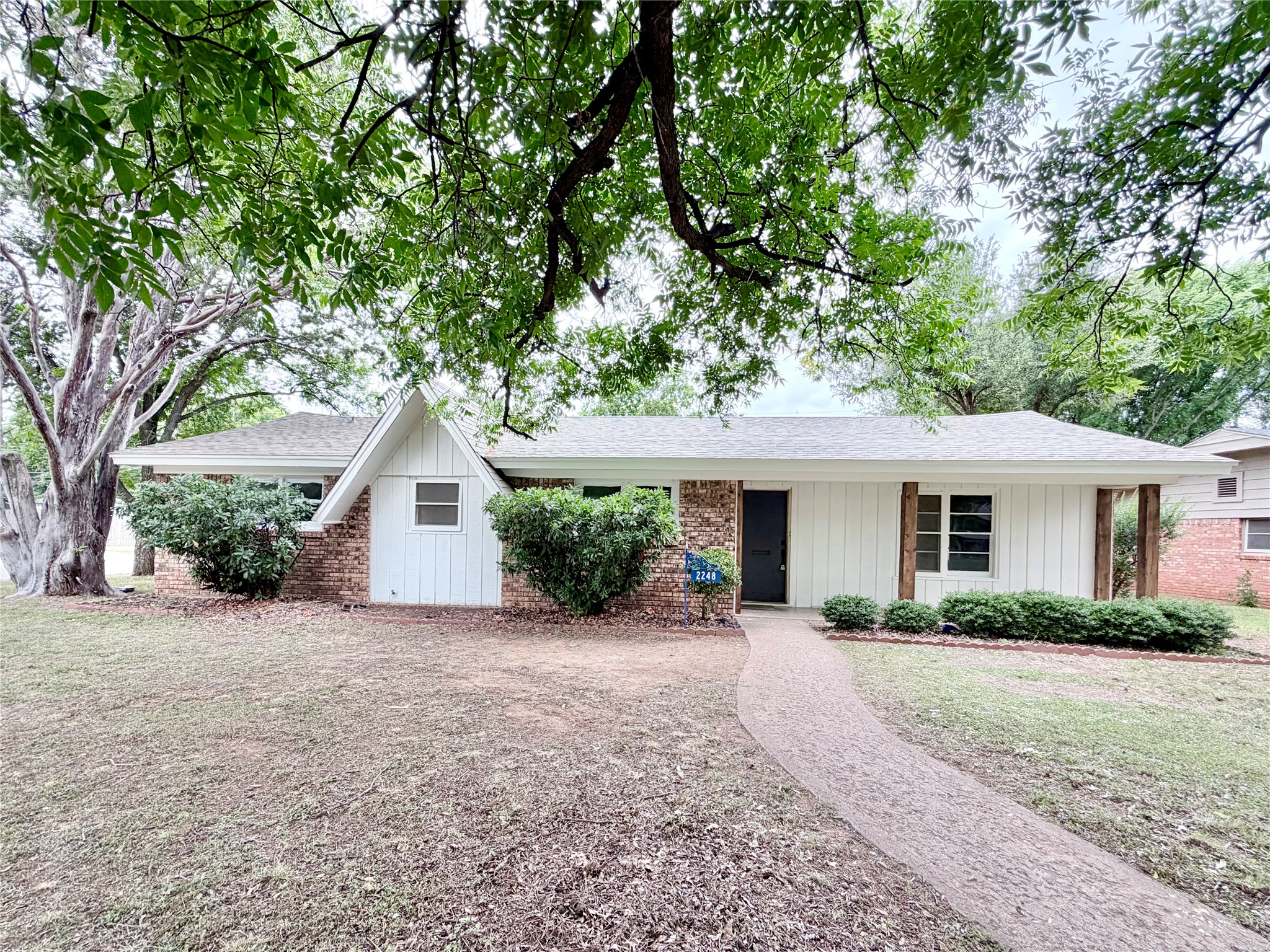 2248 Crescent Drive