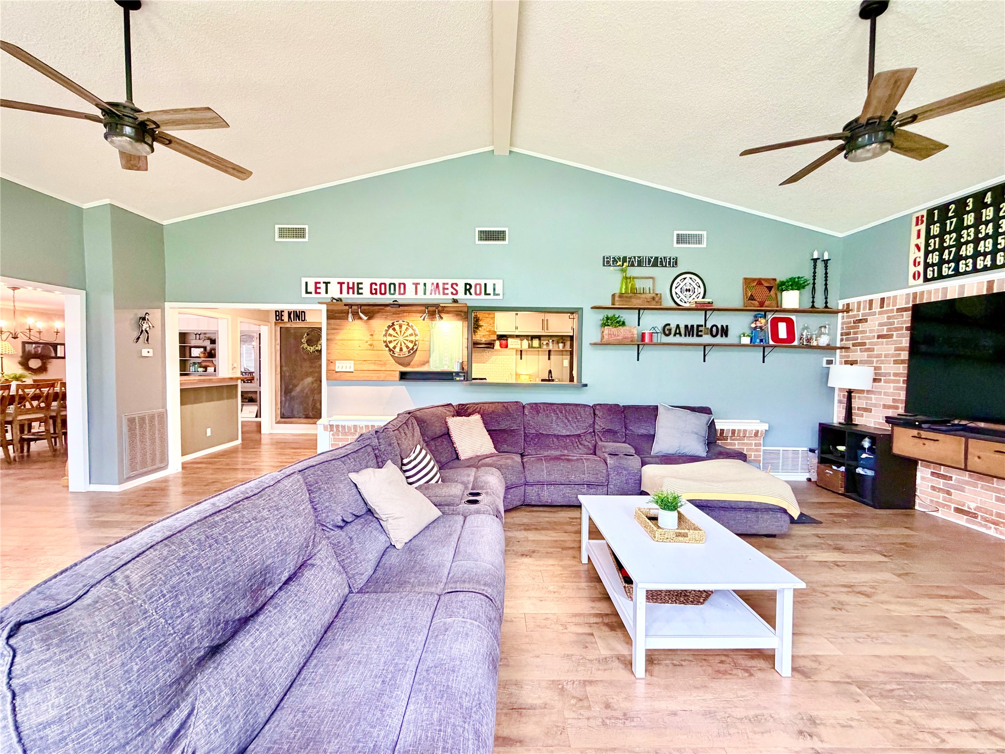 809 S Leggett Drive
