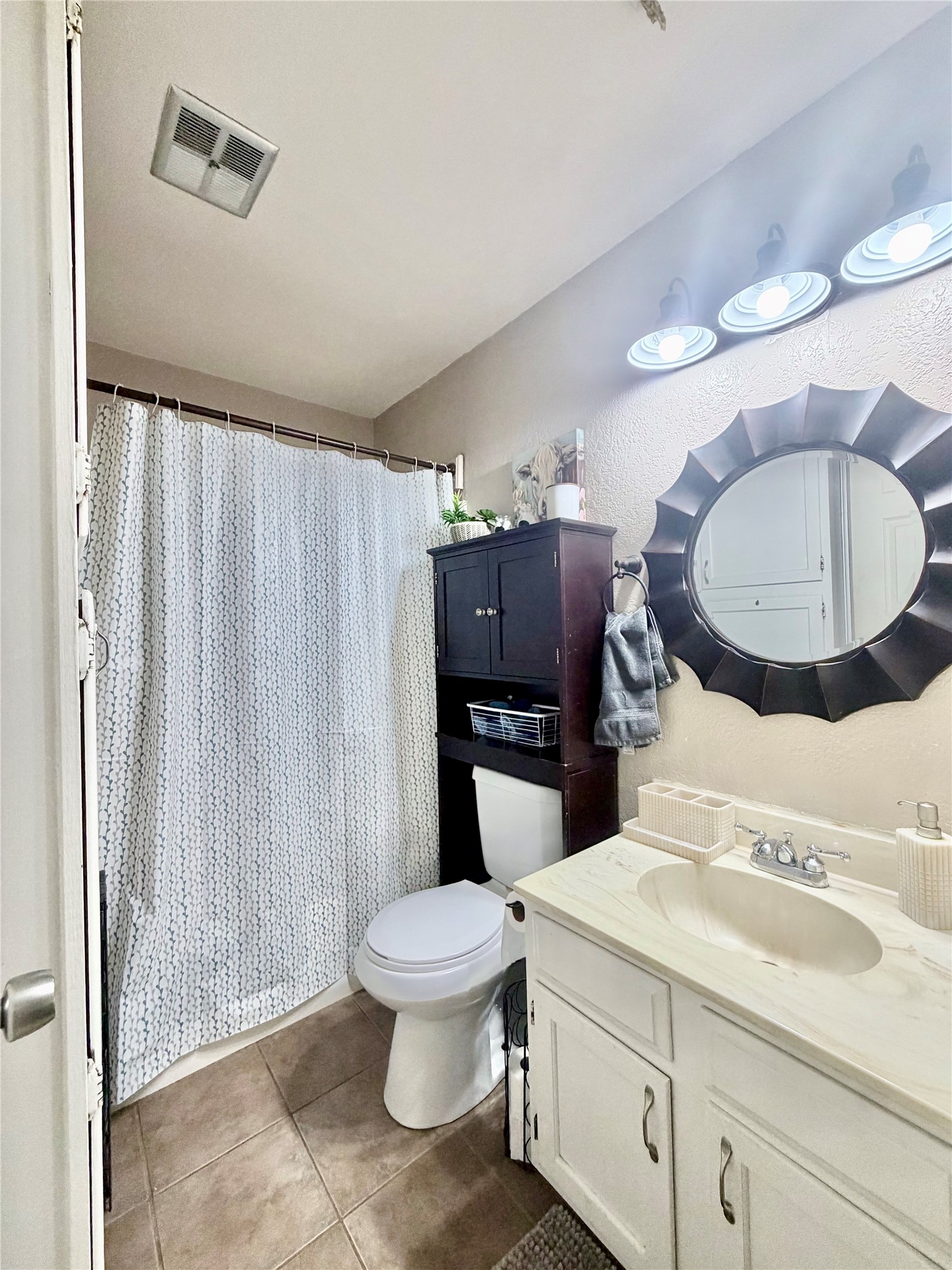 3742 Trinity Lane
