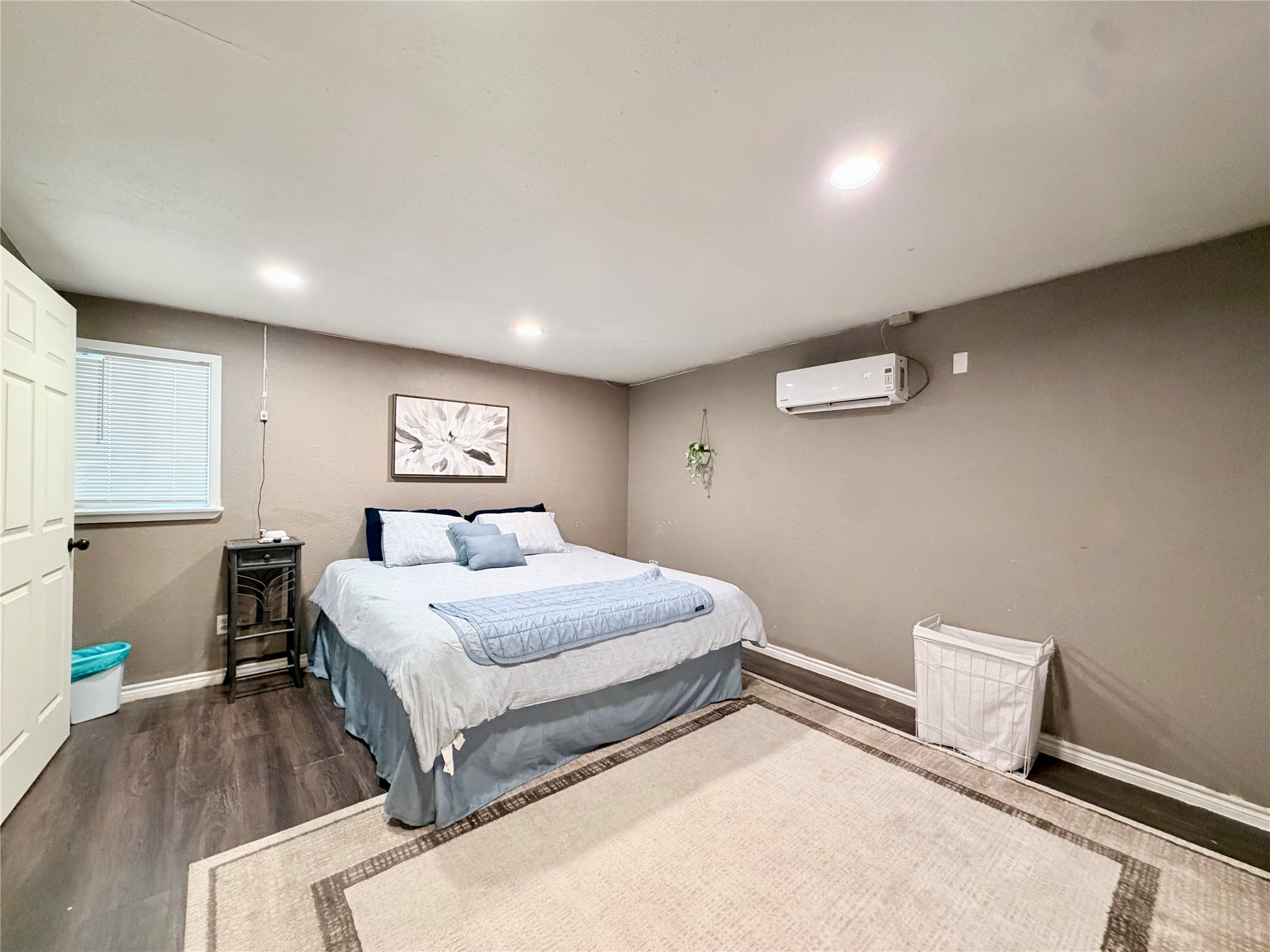 3742 Trinity Lane