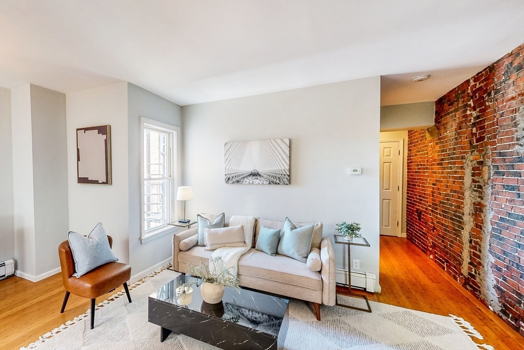 29 Eden St # 3
