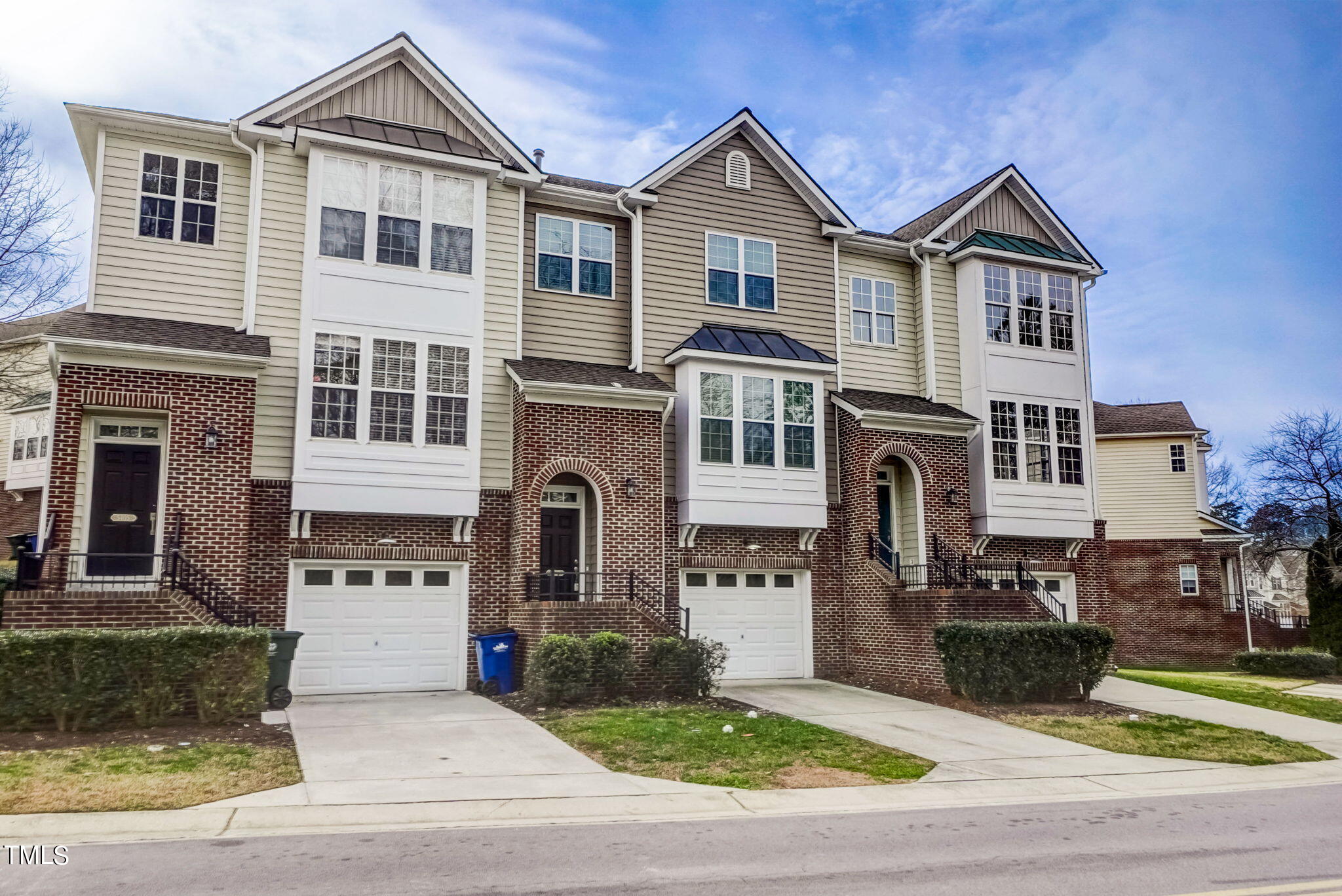 5407 Crescentview Parkway