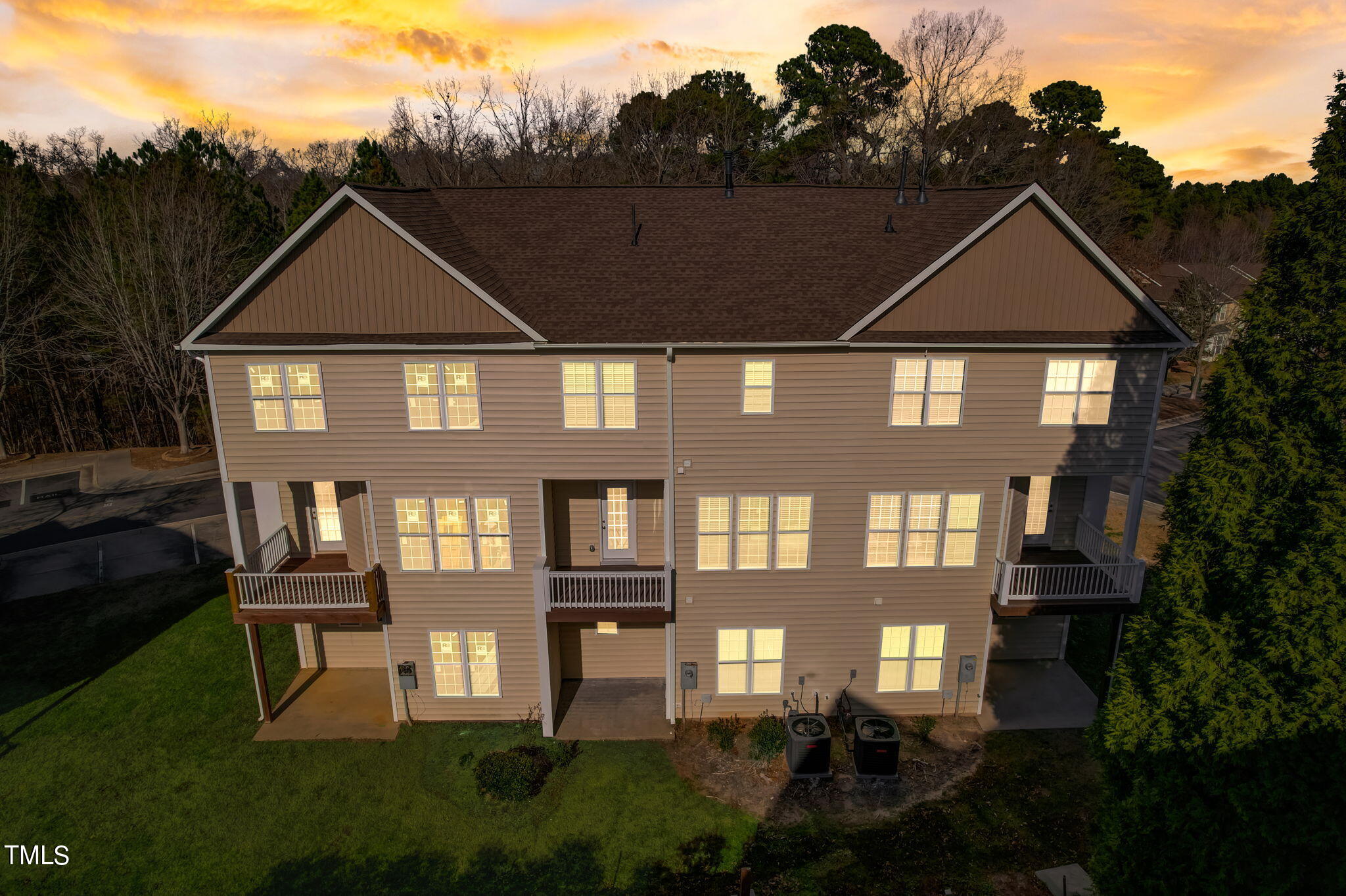 5407 Crescentview Parkway