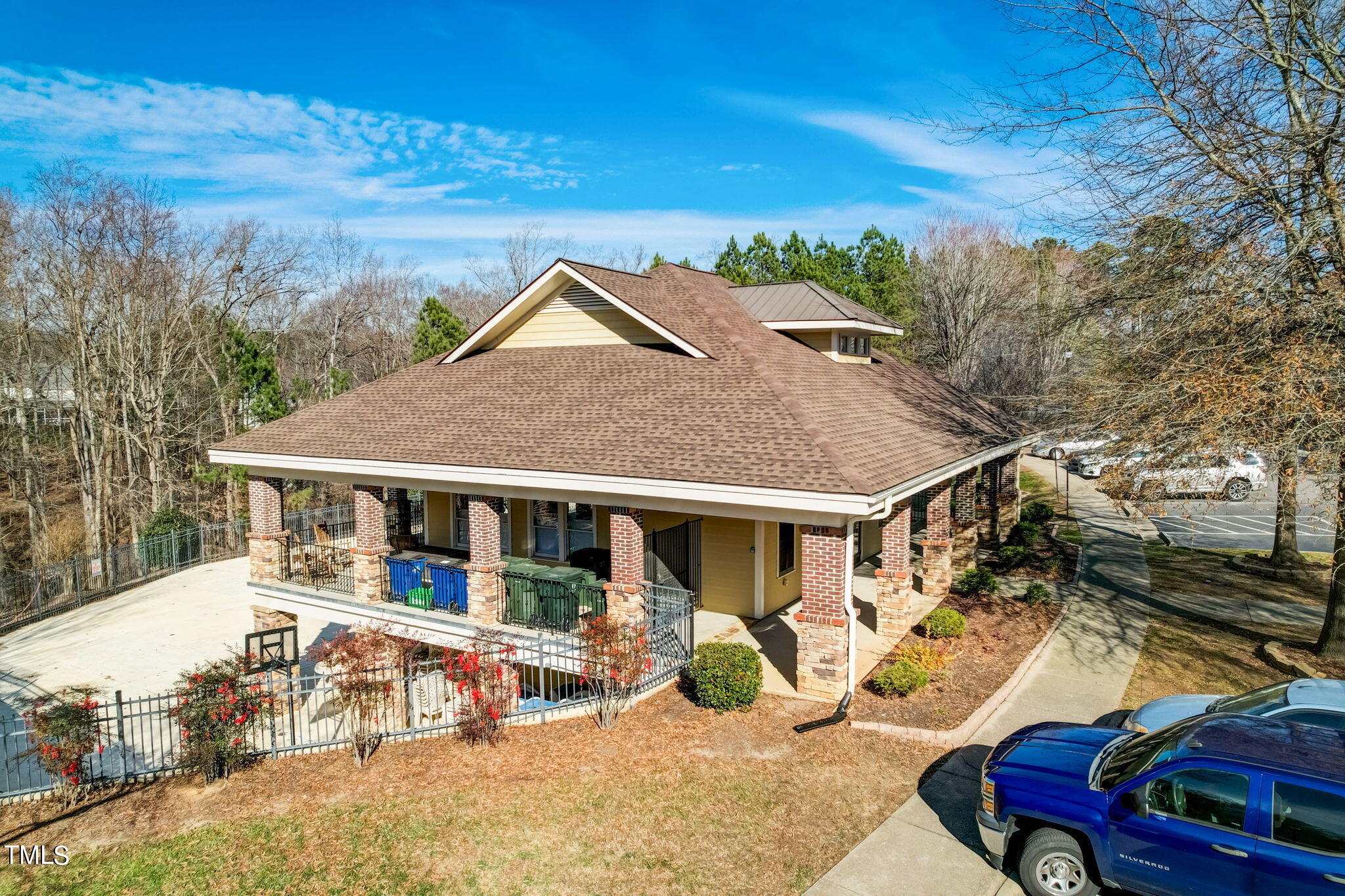 5407 Crescentview Parkway