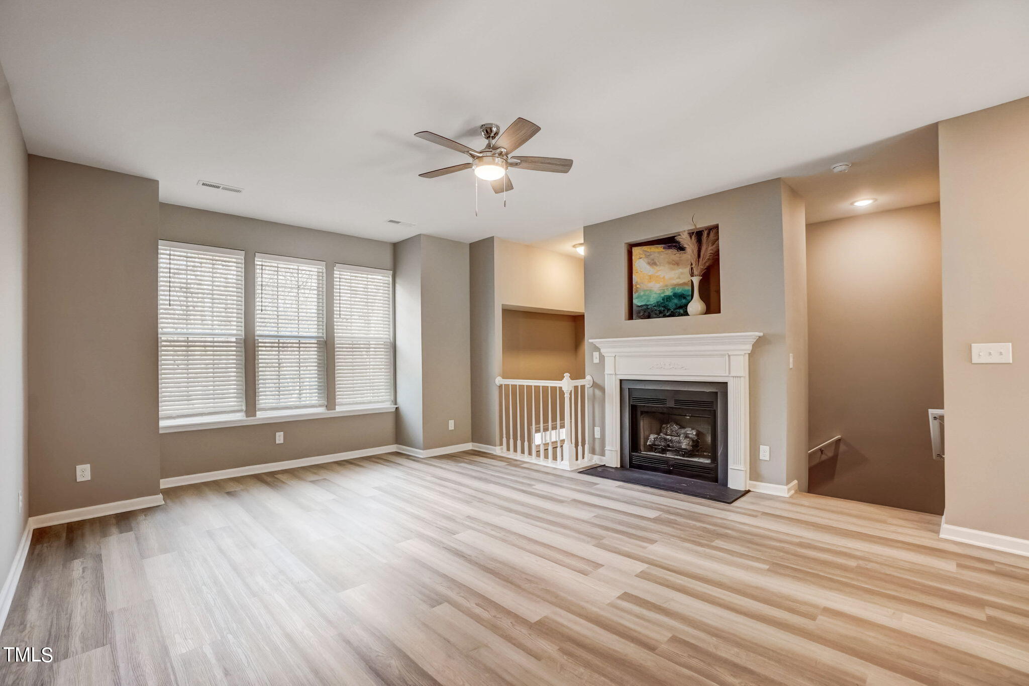 5407 Crescentview Parkway