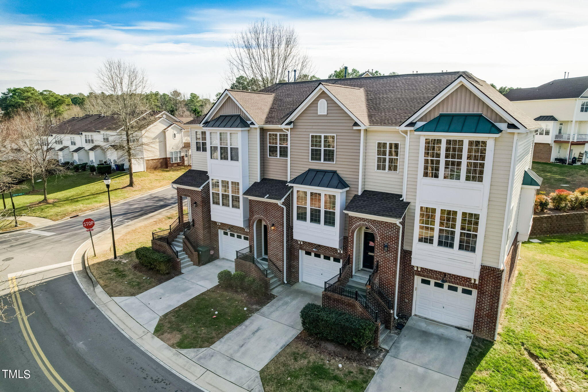 5407 Crescentview Parkway