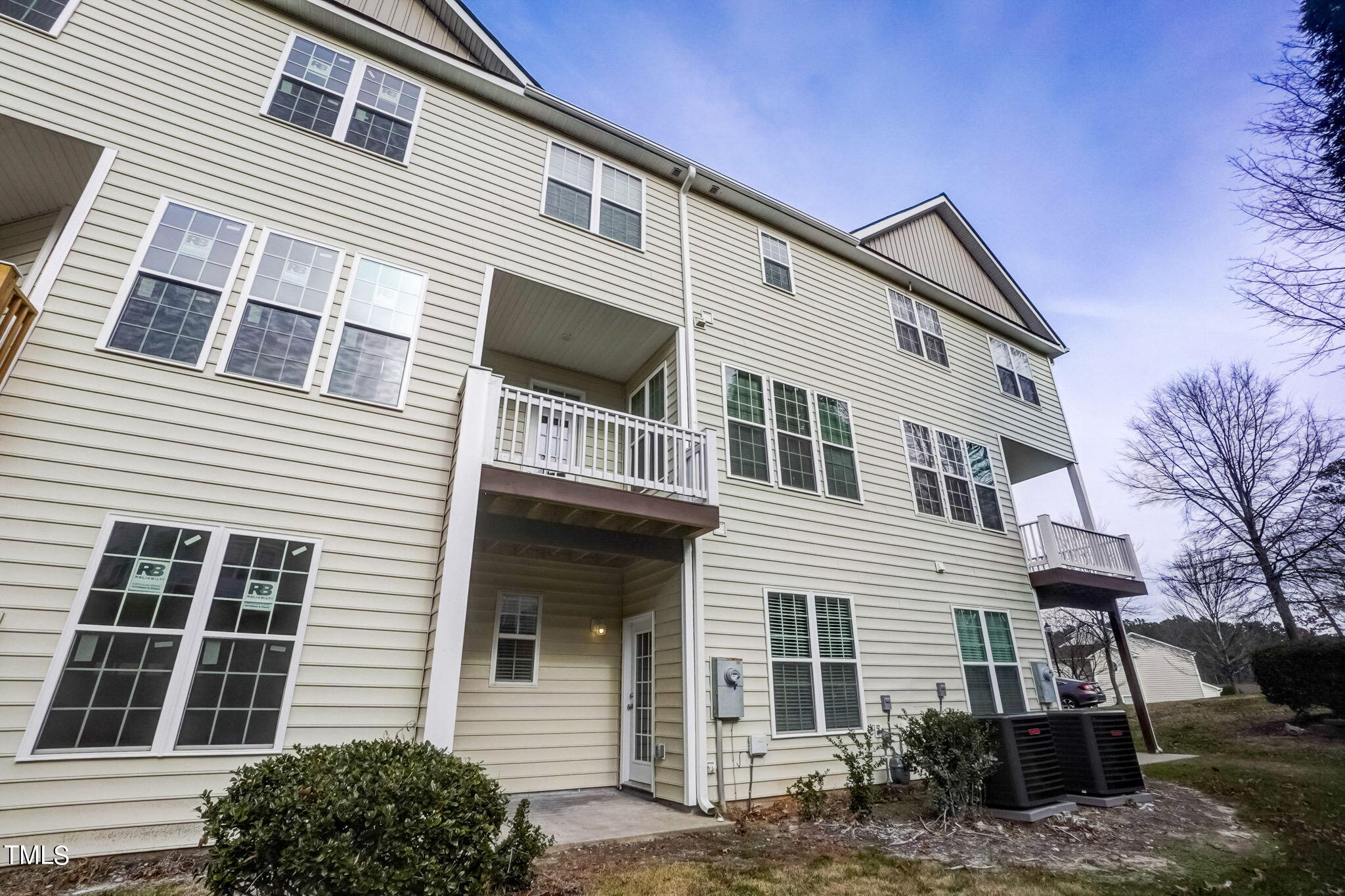 5407 Crescentview Parkway