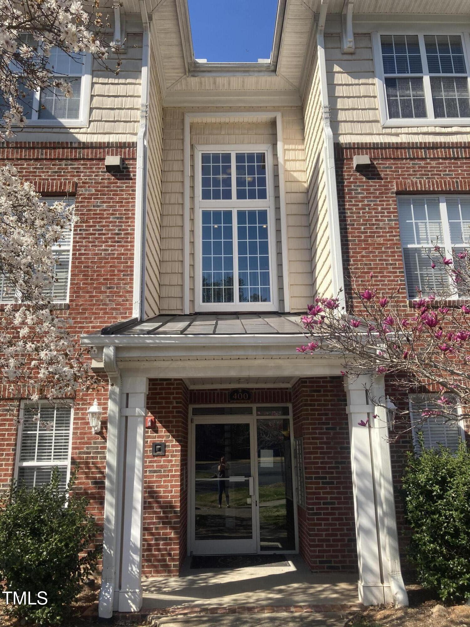 421 Glencrest Place