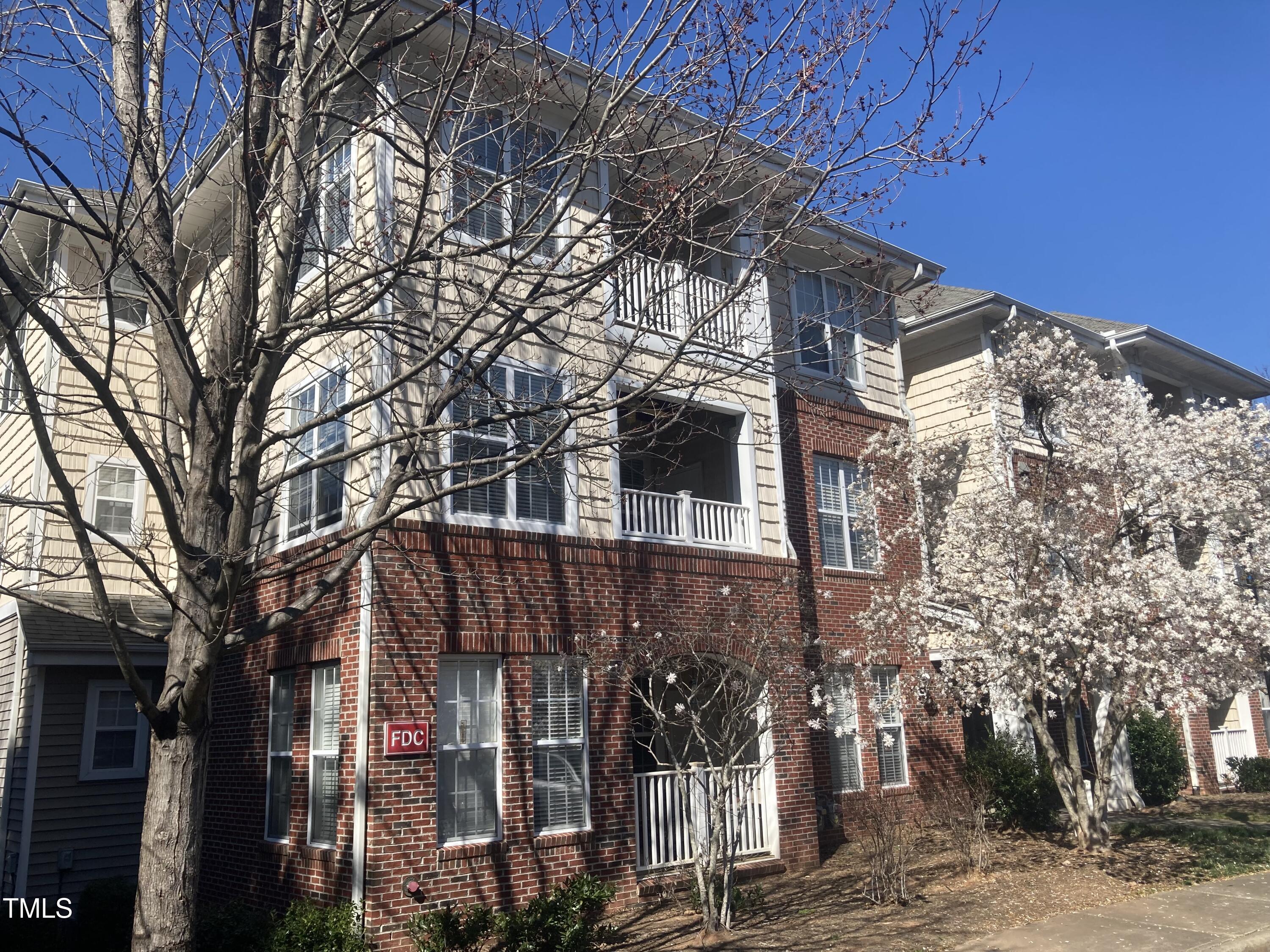 421 Glencrest Place