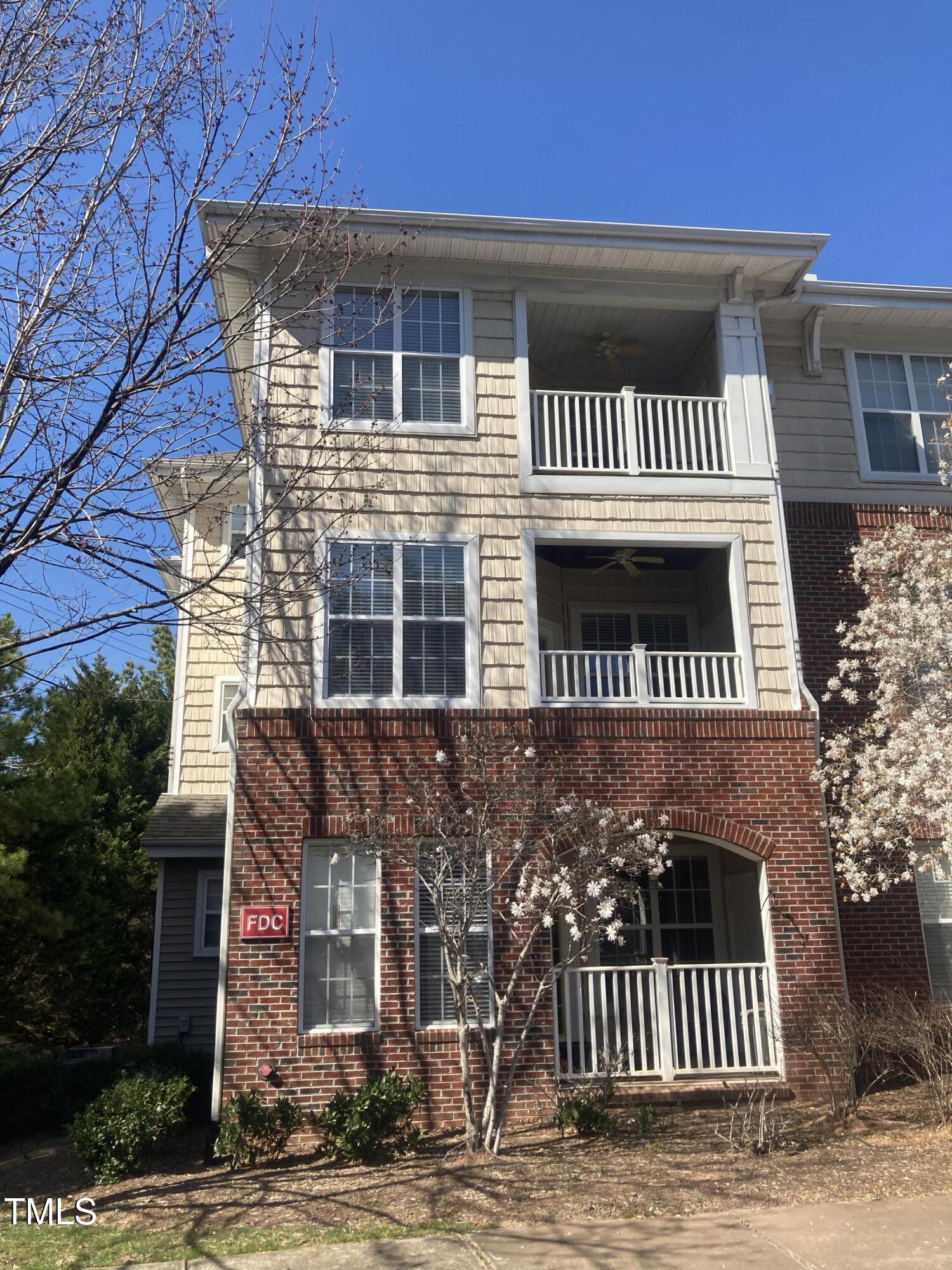 421 Glencrest Place