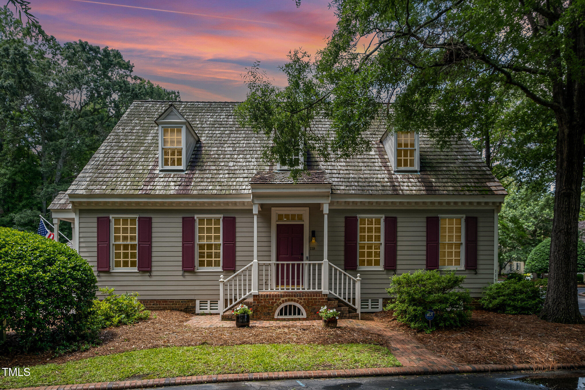 119 Palace Green