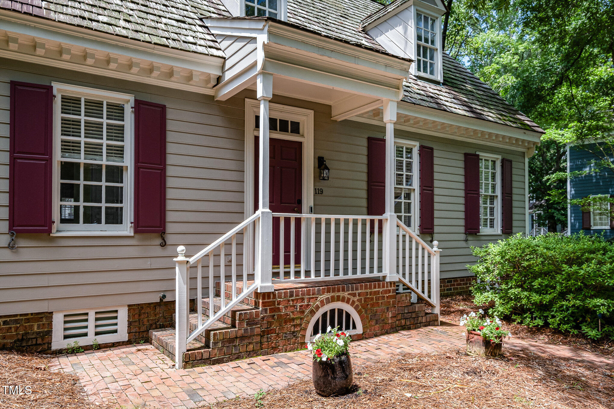 119 Palace Green