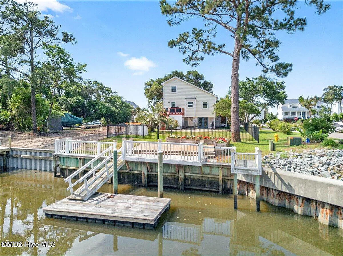 102 E Island Drive