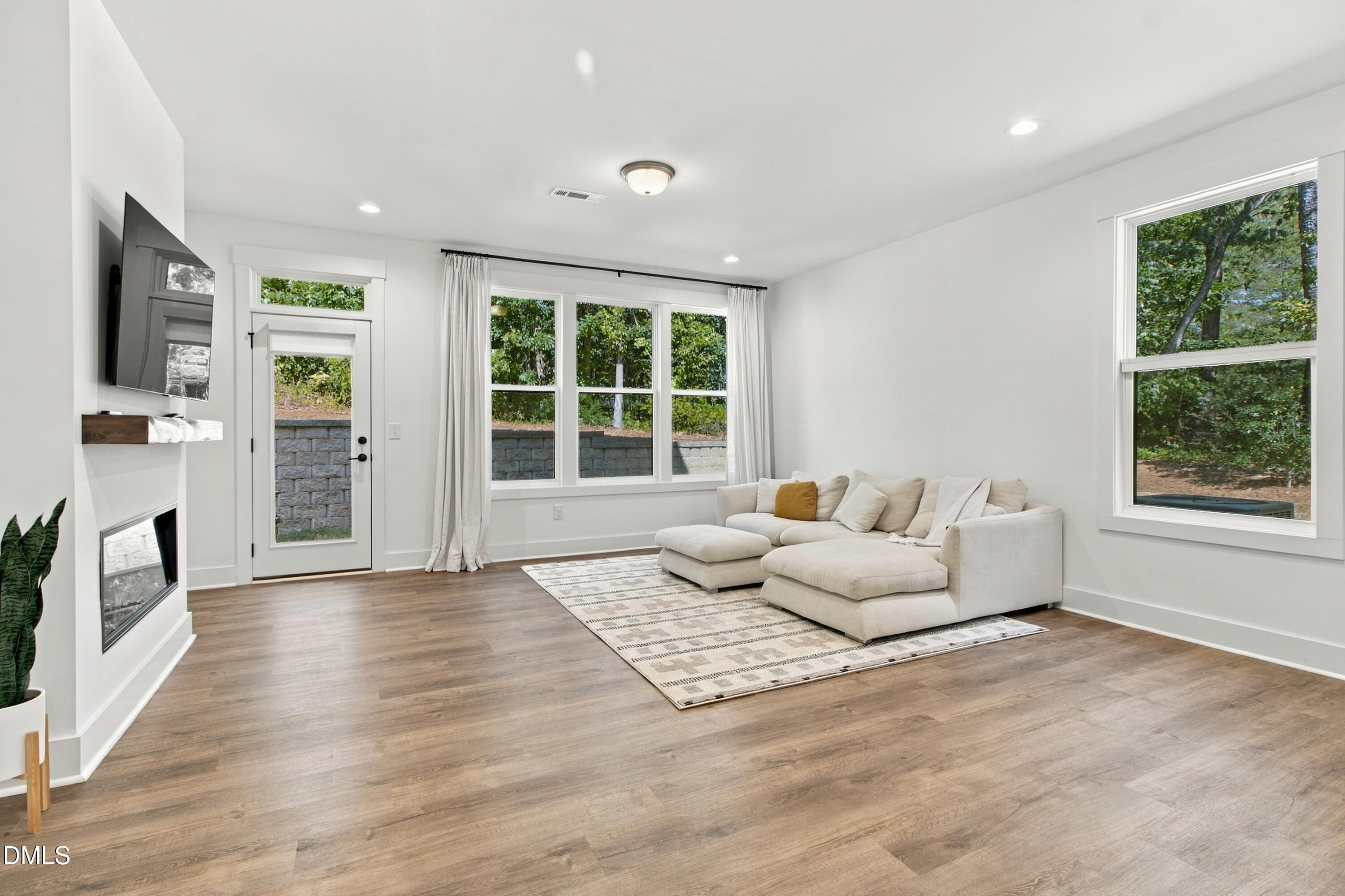 4019 Emerald Green Road