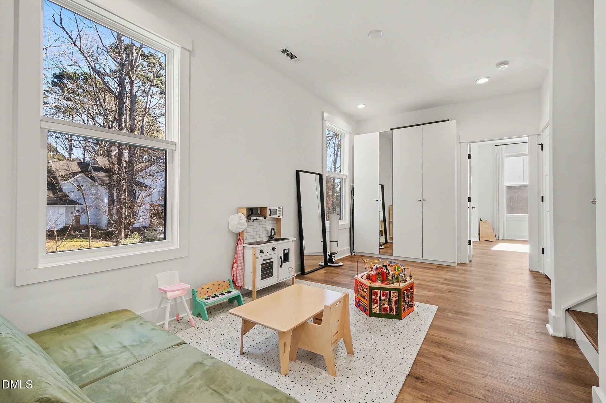 4019 Emerald Green Road