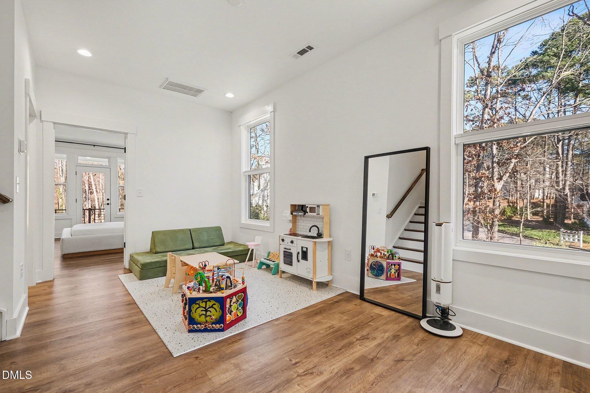 4019 Emerald Green Road