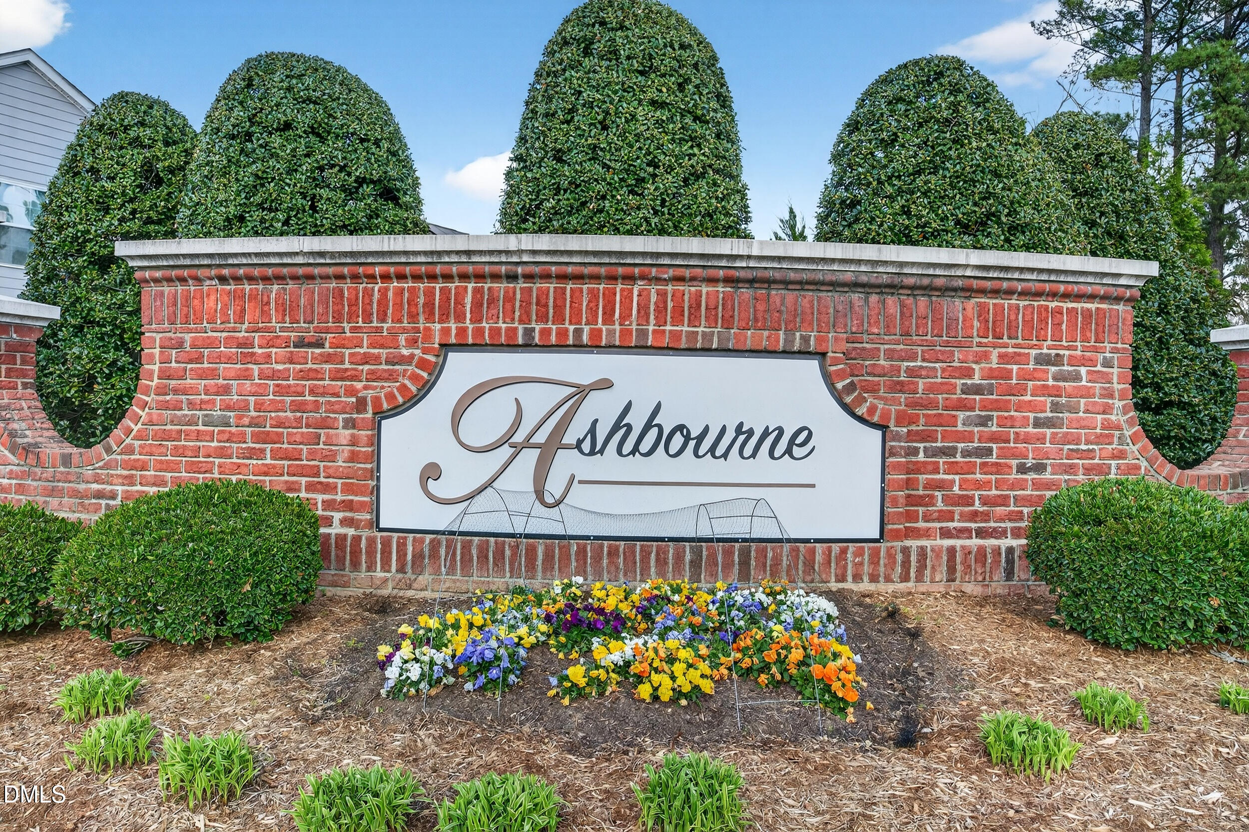 221 Birdsgrove Court