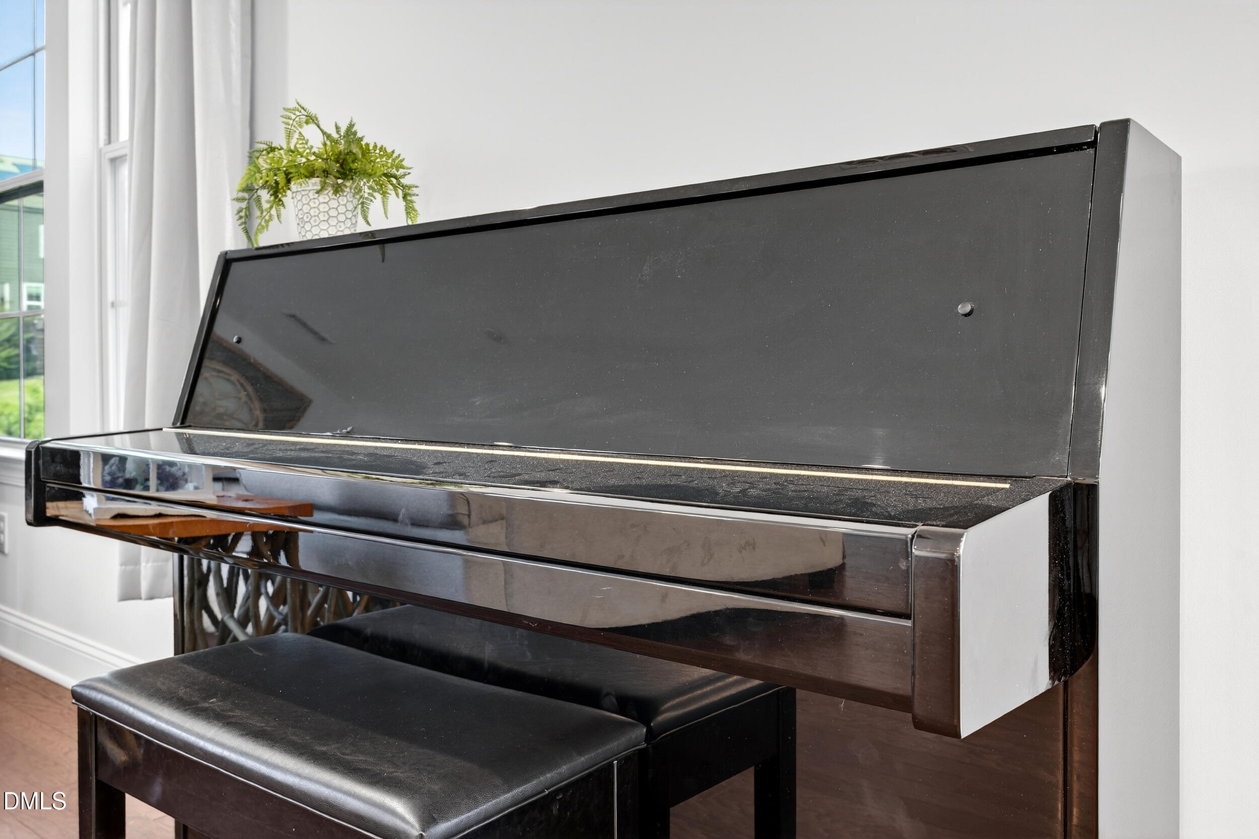 221 Birdsgrove Court