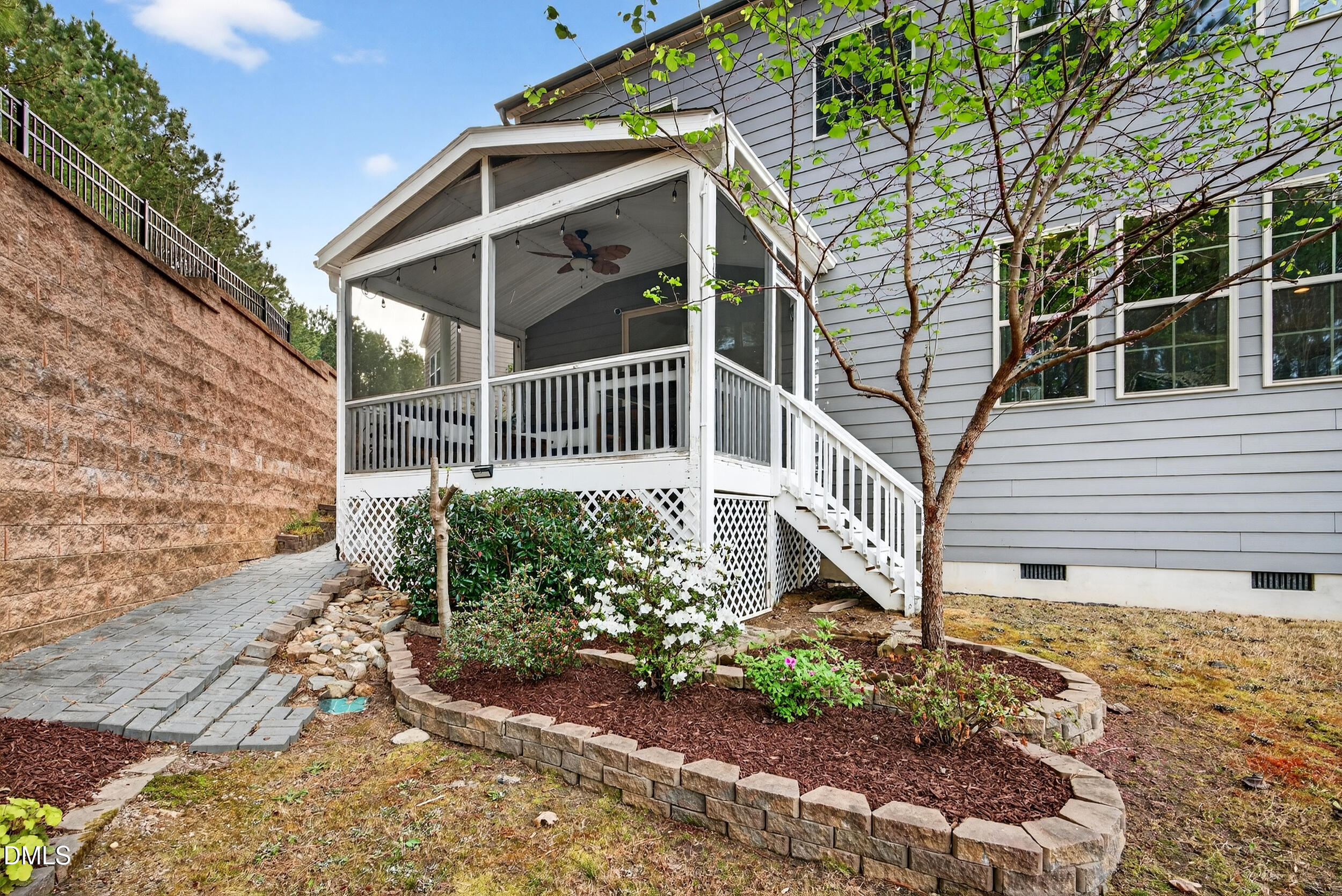 221 Birdsgrove Court