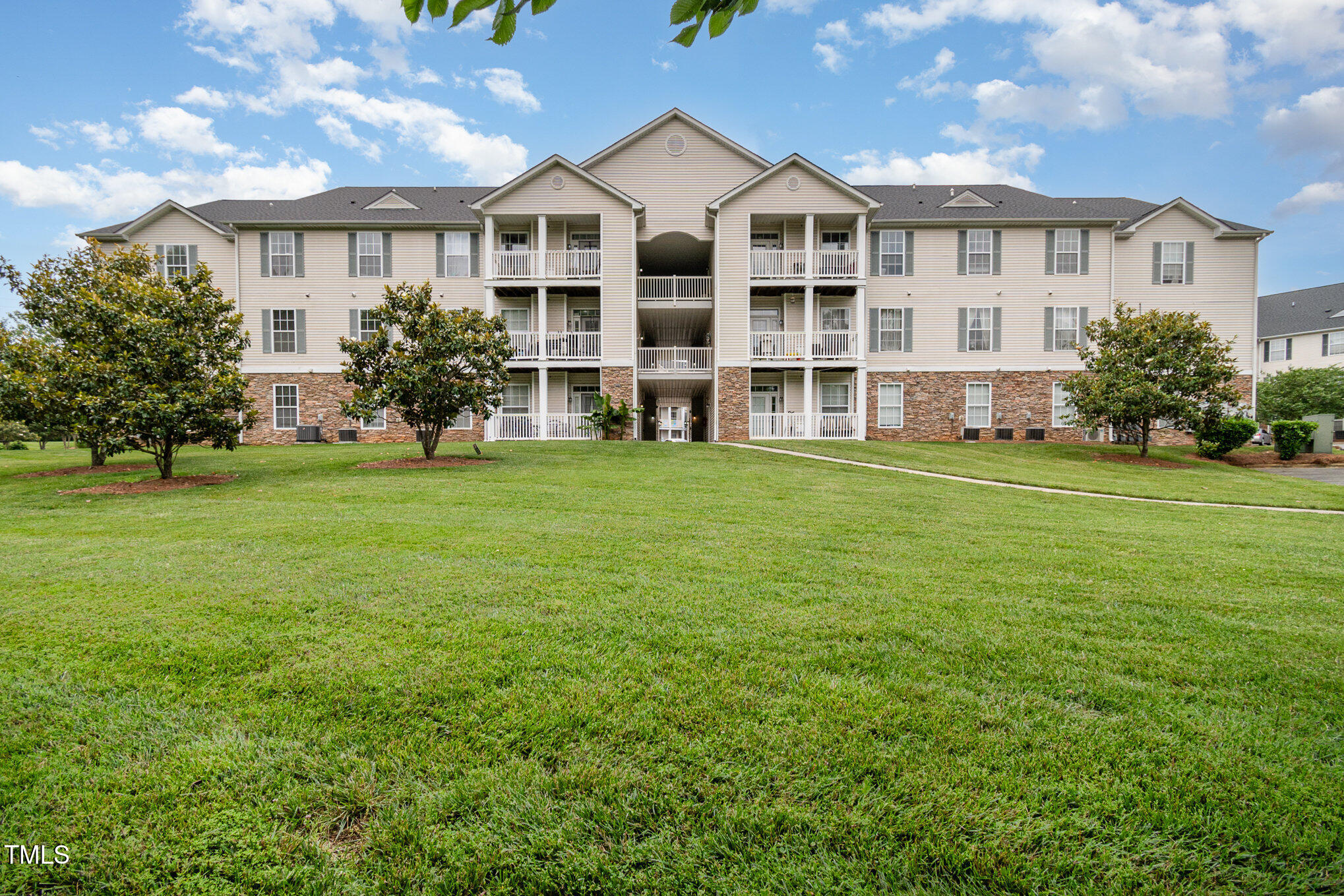 3009 Winston Drive Apt 90